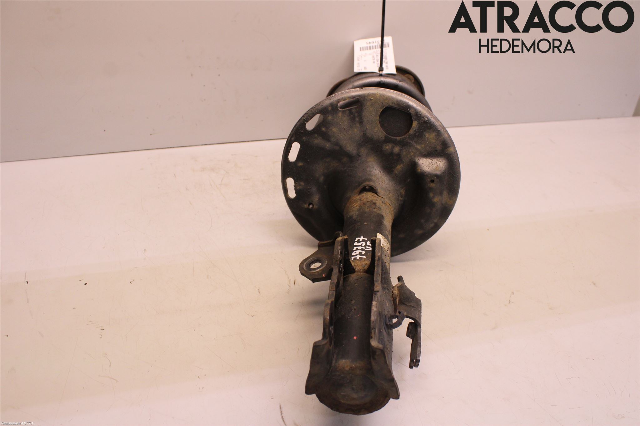 Toyota AVENSIS 16-18 Fjäderben Fram Vänster