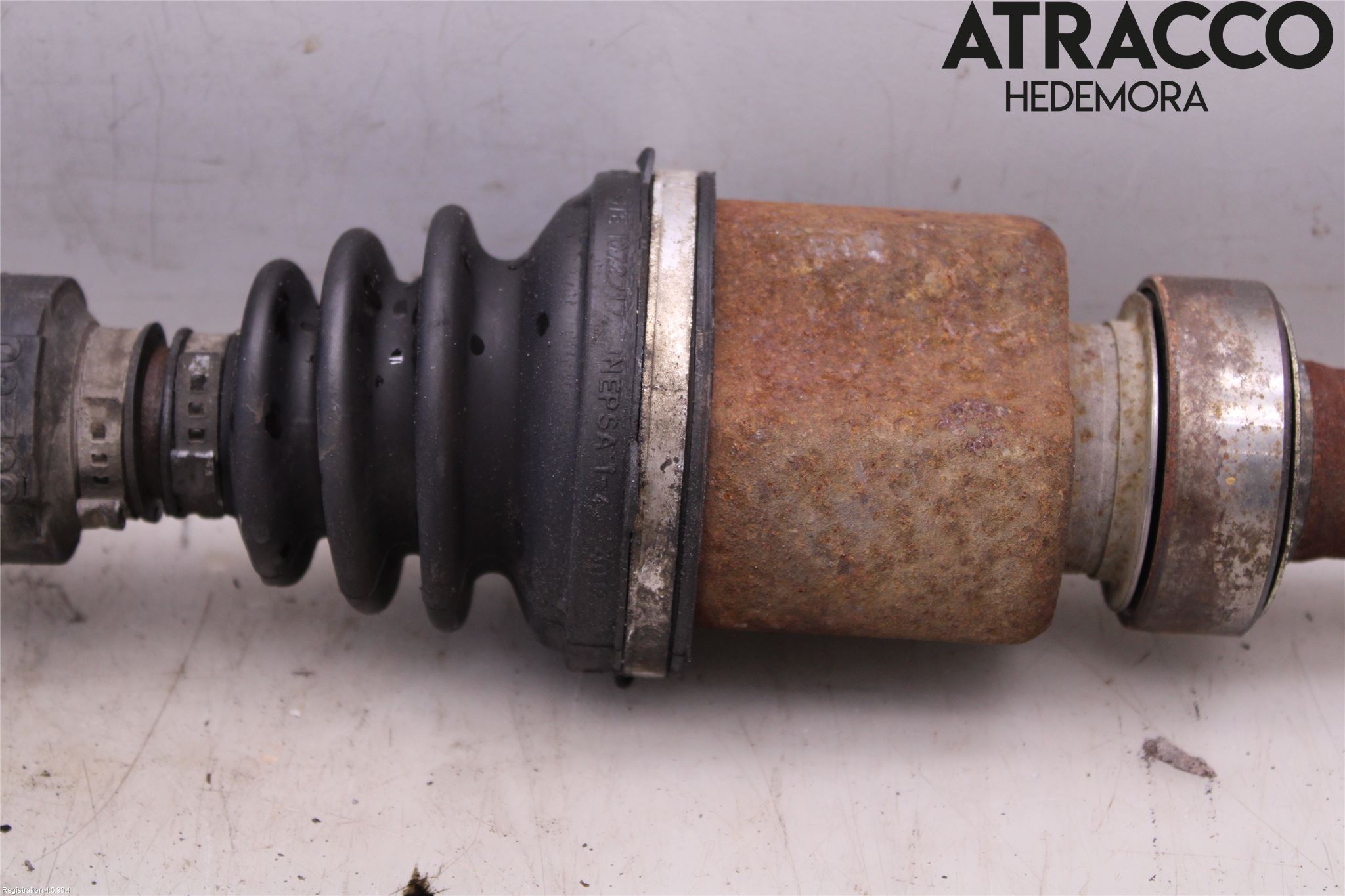 Nissan NV200/NV200 COMBI Drivaxel Fram Höger