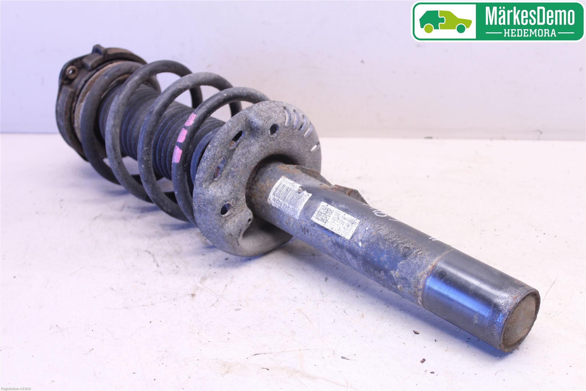 Skoda YETI Fjäderben Fram Höger