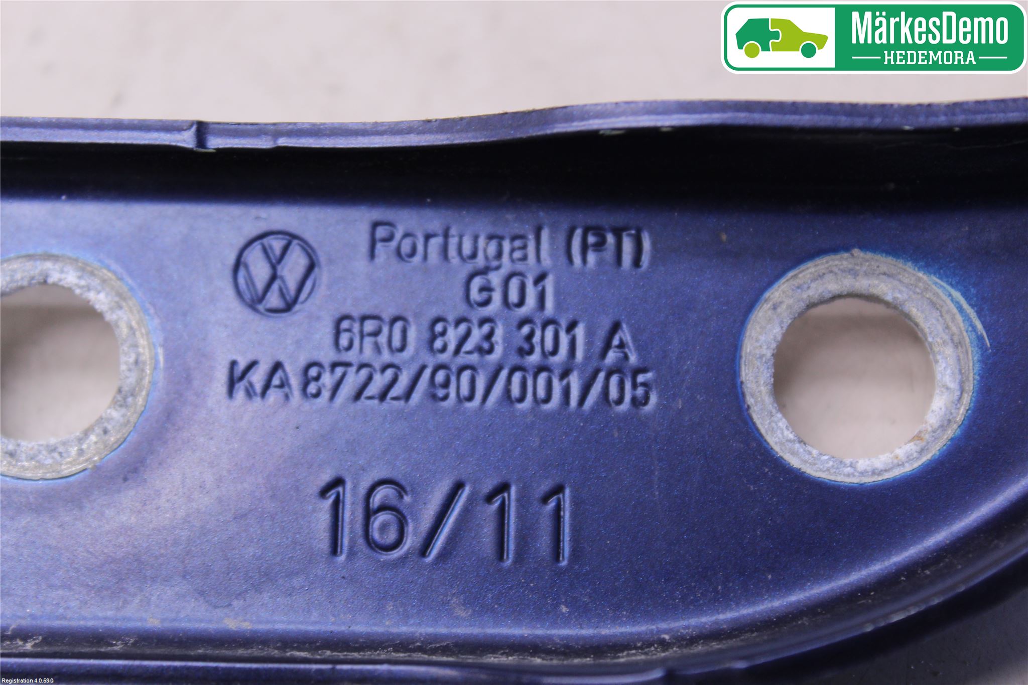 Volkswagen VW POLO 10-17 Huvgångjärn