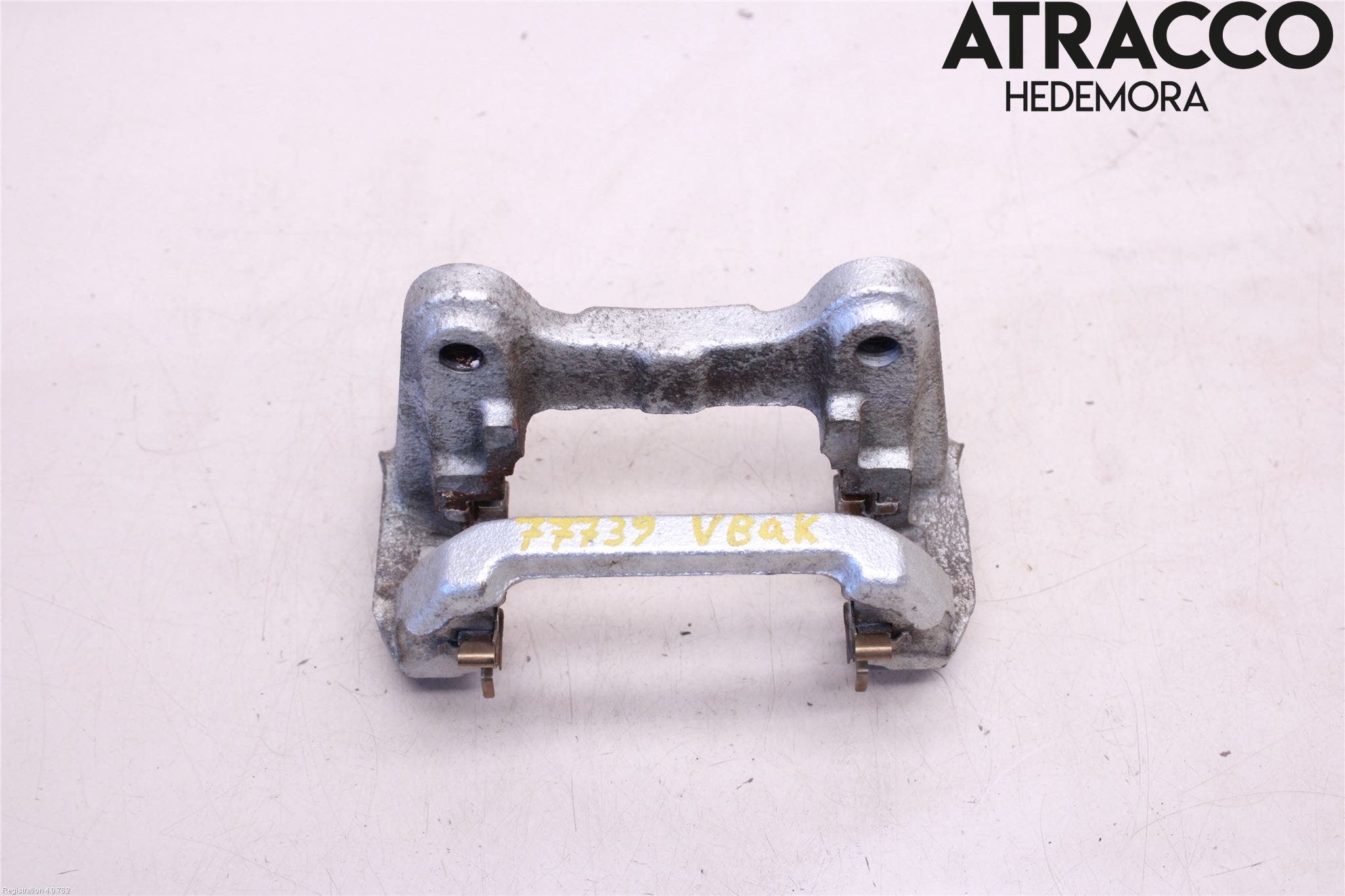 Toyota RAV4 19- Bromsokshållare