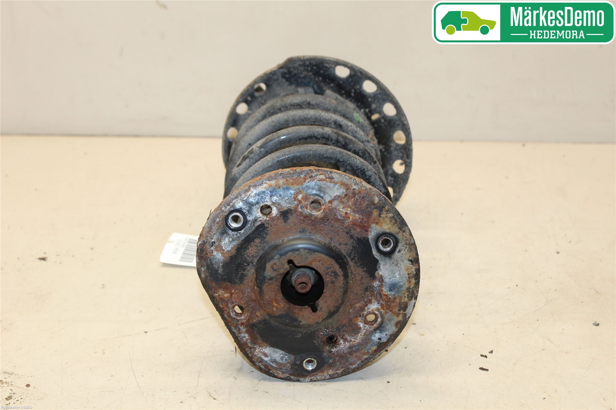 Volvo V70 08-13 Fjäderben Fram Vänster