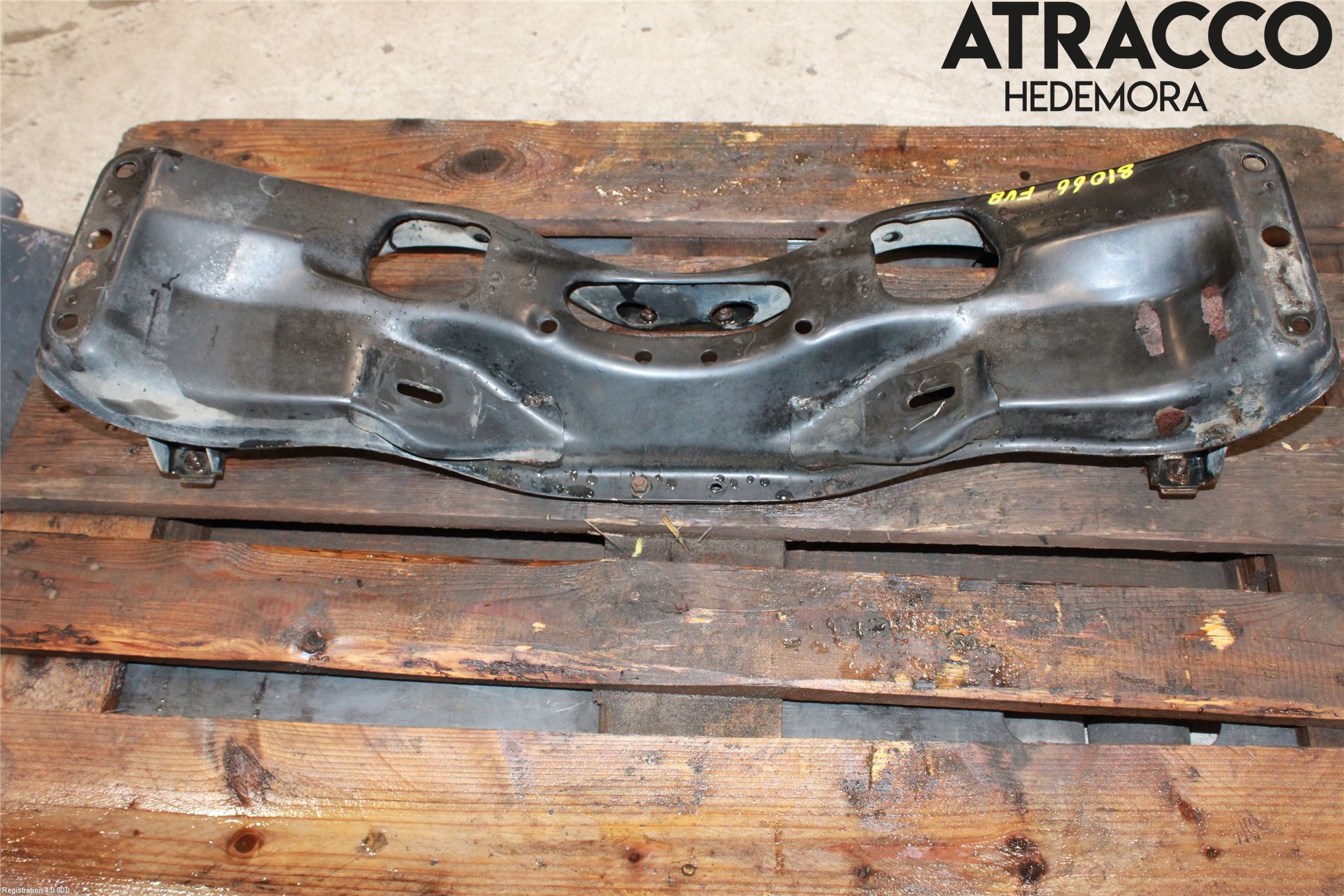 Subaru LEGACY    99-03 Framvagnsbalk