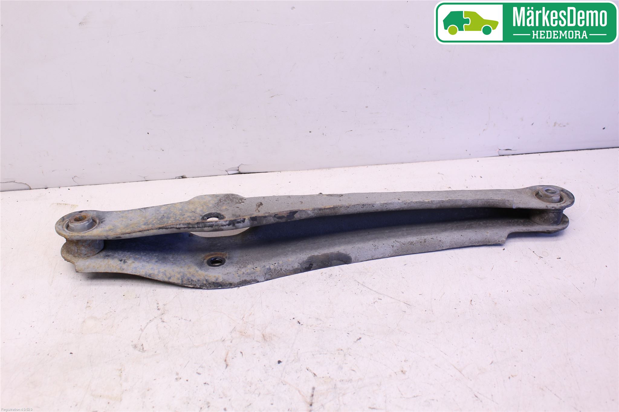 Mitsubishi OUTLANDER 13-21 Bärarm Bak Höger