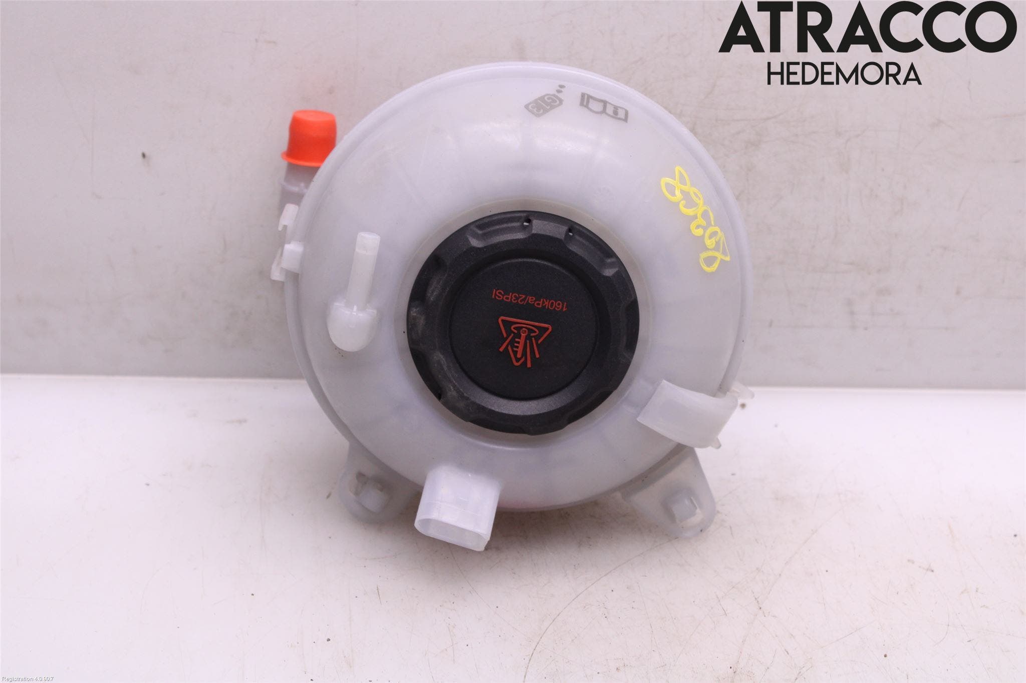 Volkswagen VW PASSAT 15-19 Expansionstank