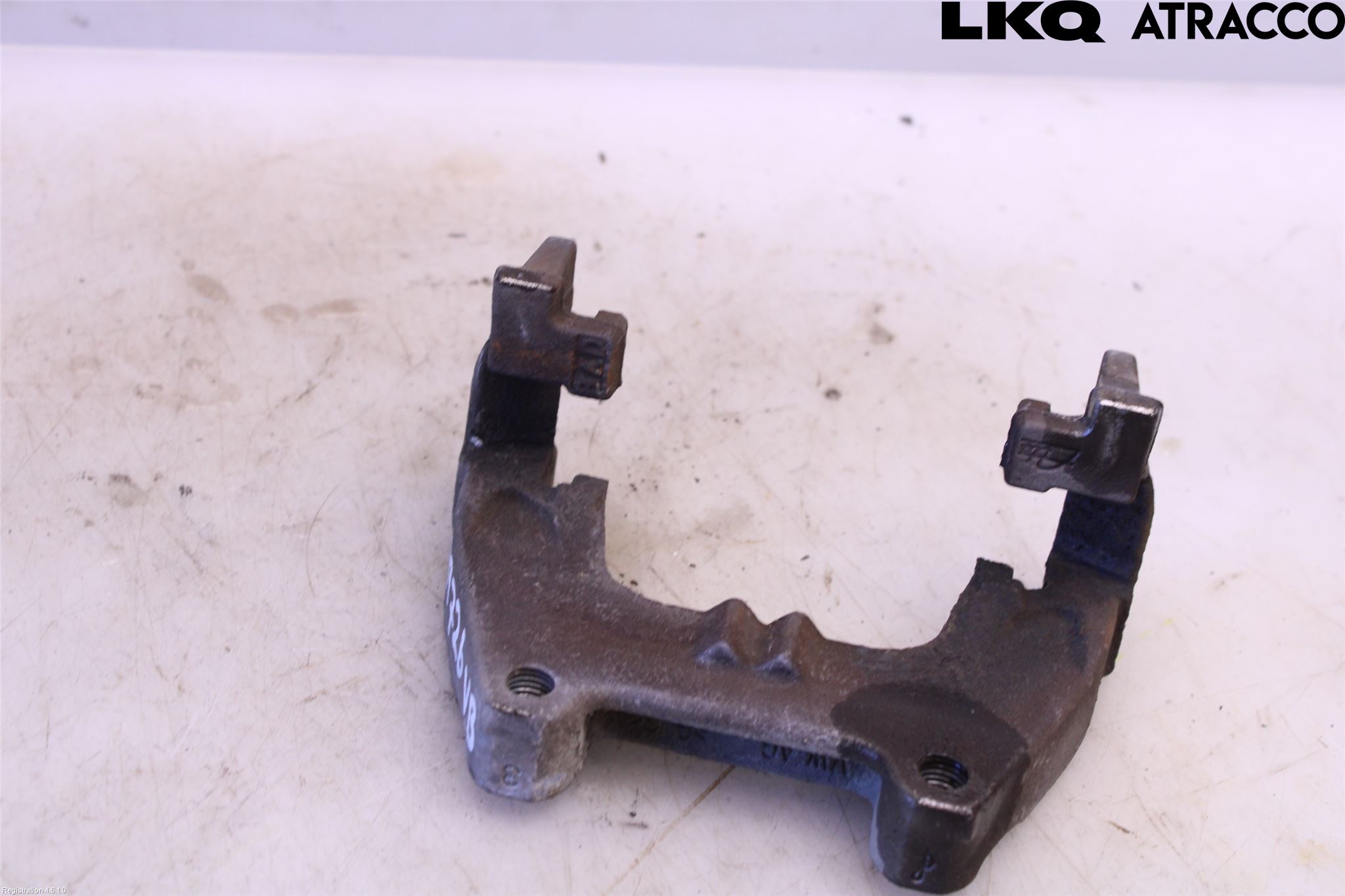 Audi Q3 F3 19- Bromsokshållare