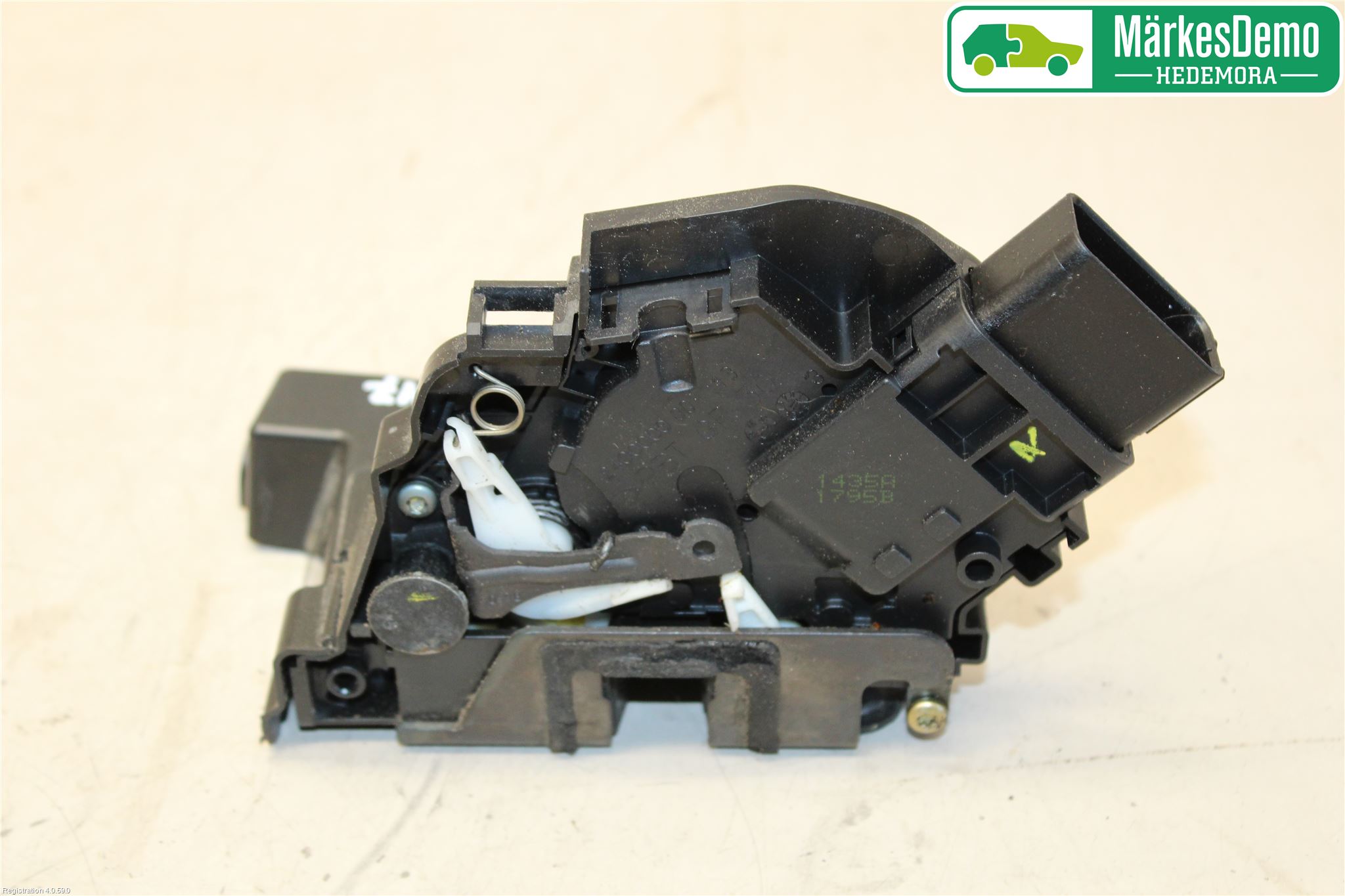 Ford FOCUS C-MAX I 03-06 Låskista-Dörrlås