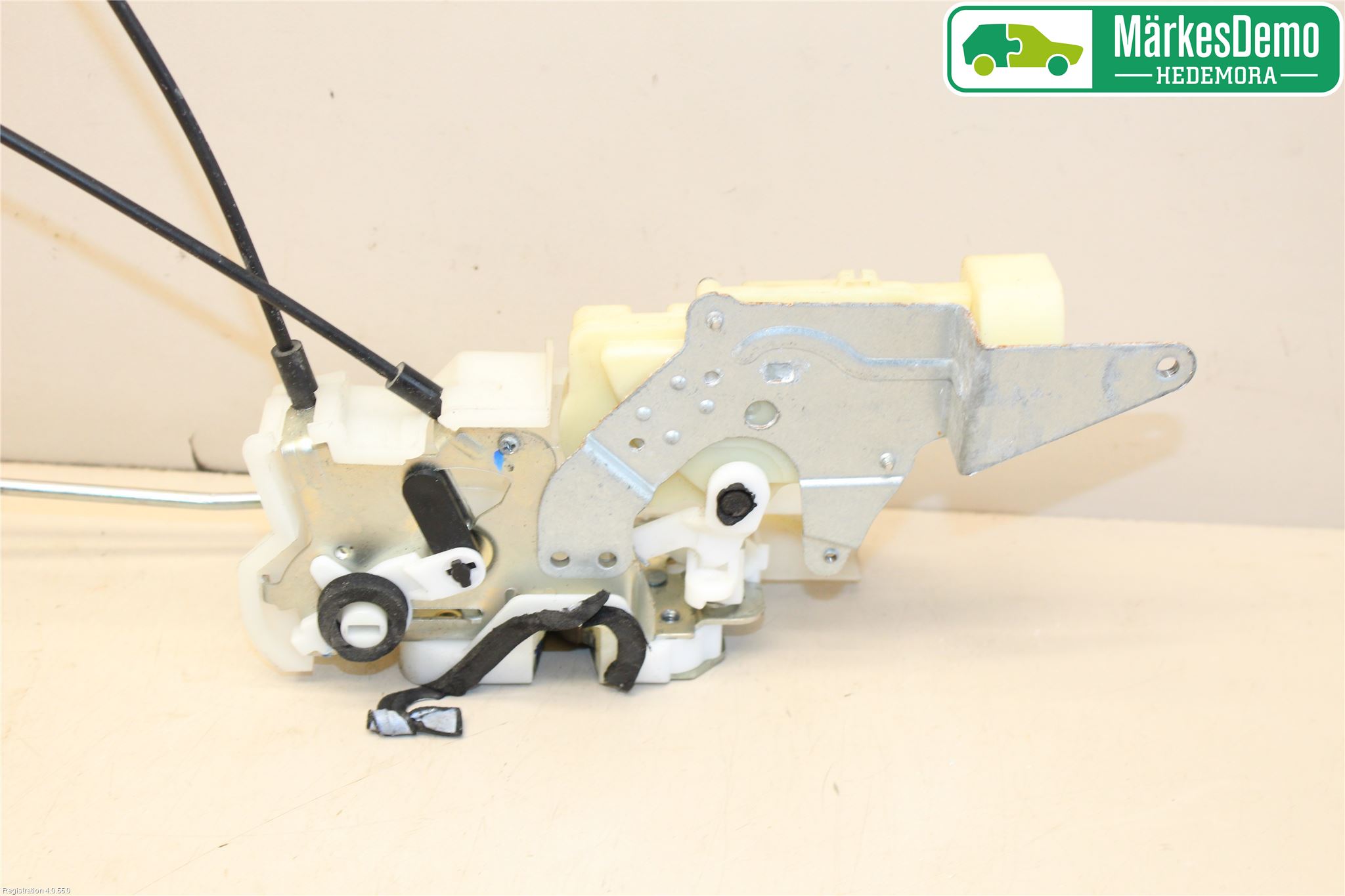 Isuzu D-MAX Låskista-Dörrlås