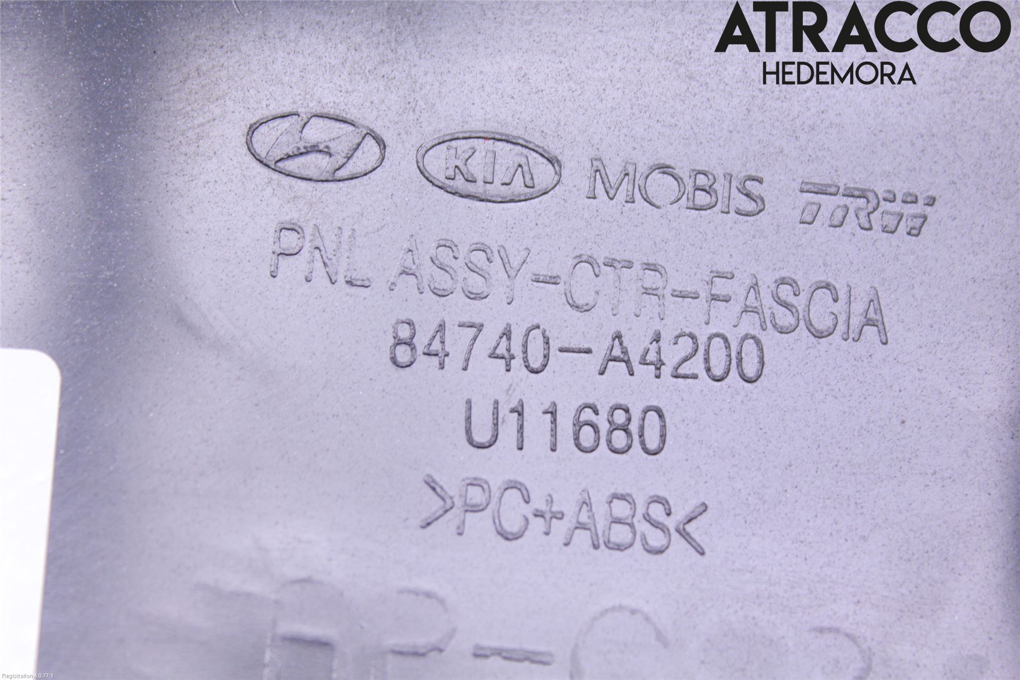 Kia CARENS III 13-19 Instrument-Radio Sarg