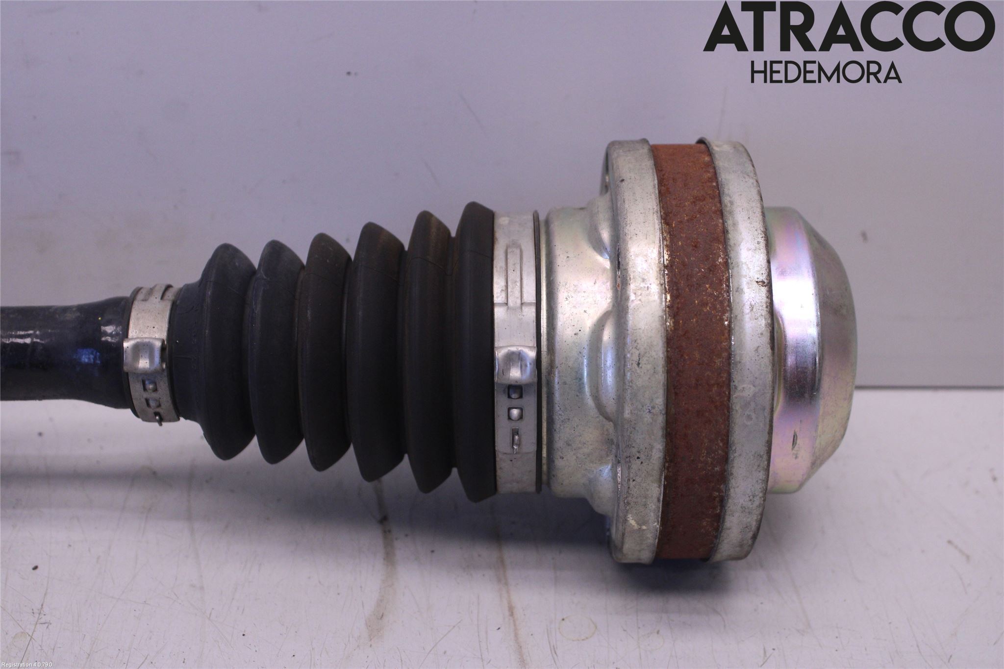Volkswagen VW TIGUAN 16-24 Drivaxel Fram Höger