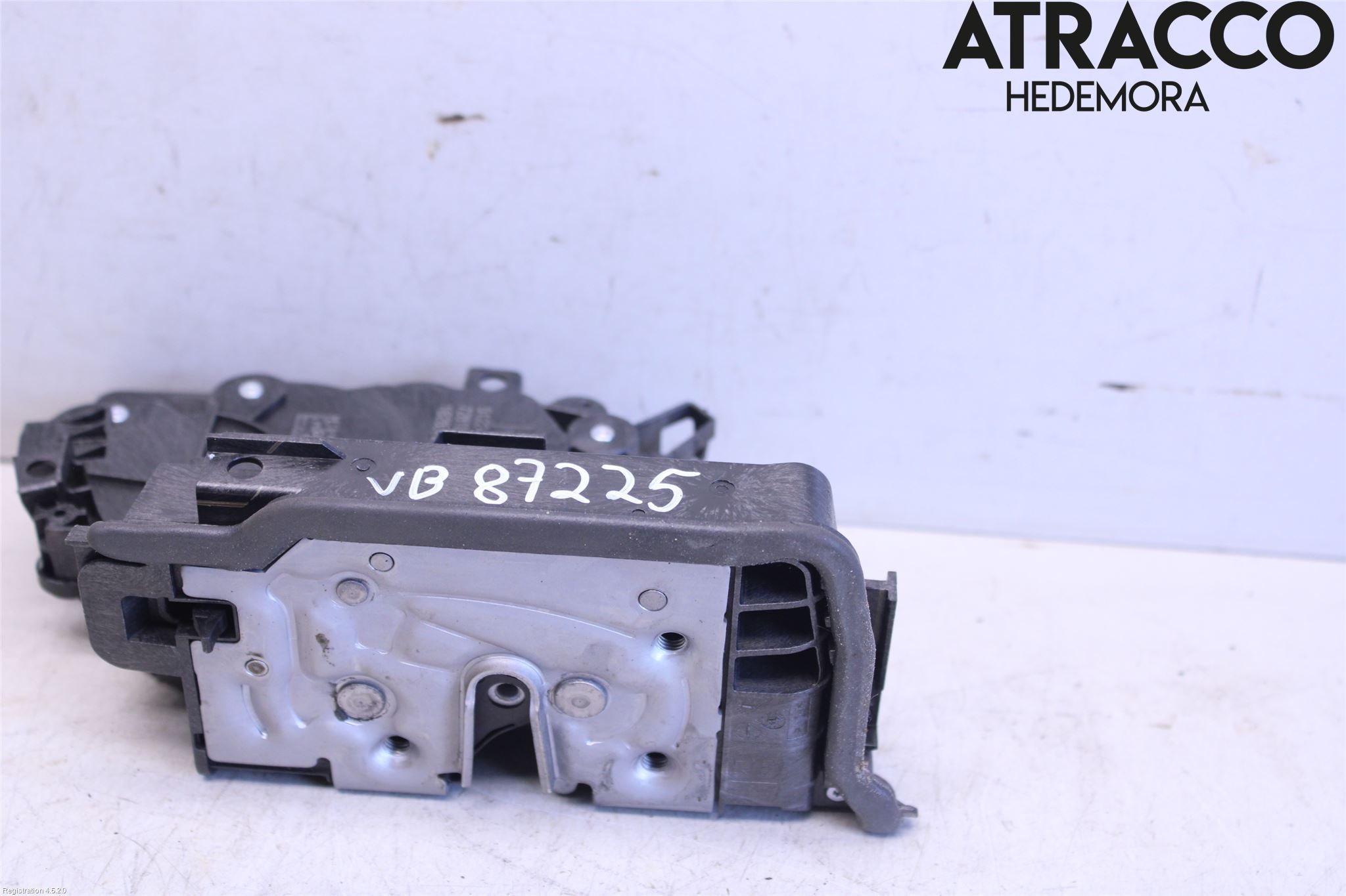 BMW 2 F45 Active Tourer 14-21 Låskista-Dörrlås