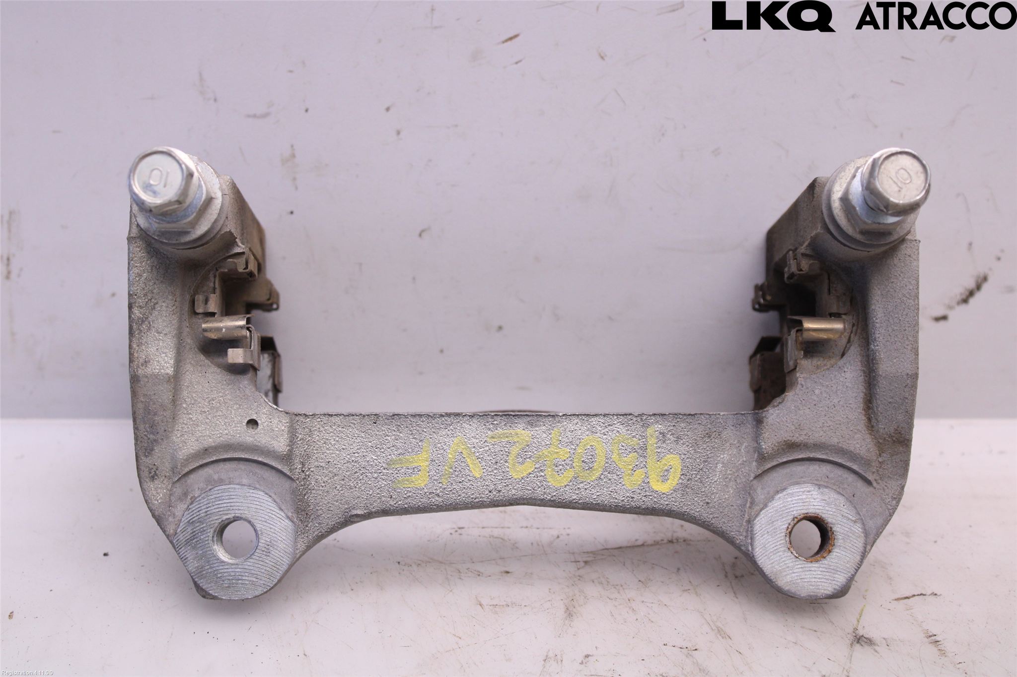 Toyota RAV4 19- Bromsokshållare