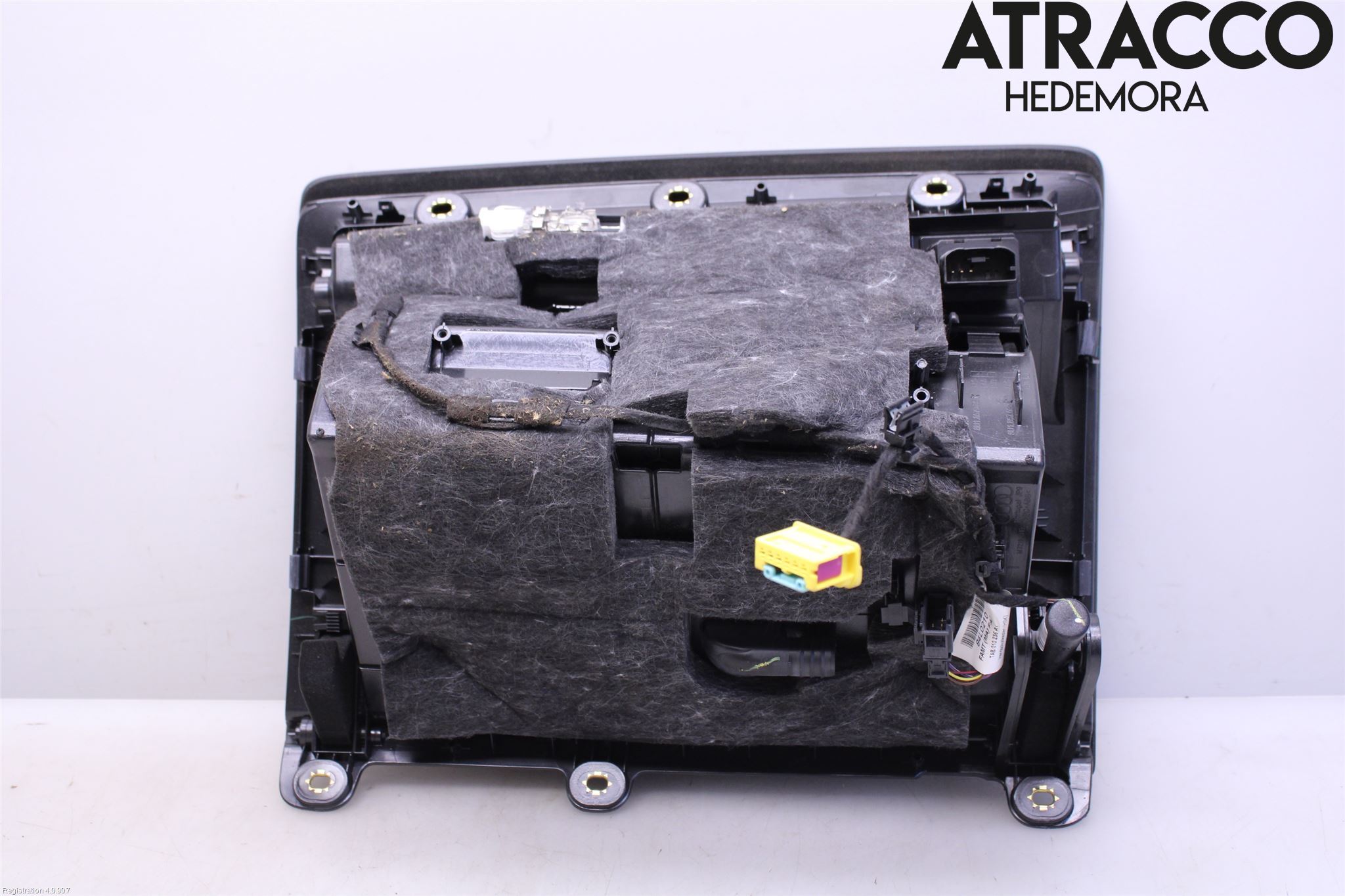 Audi Q3 8U 12-18 Handskfack