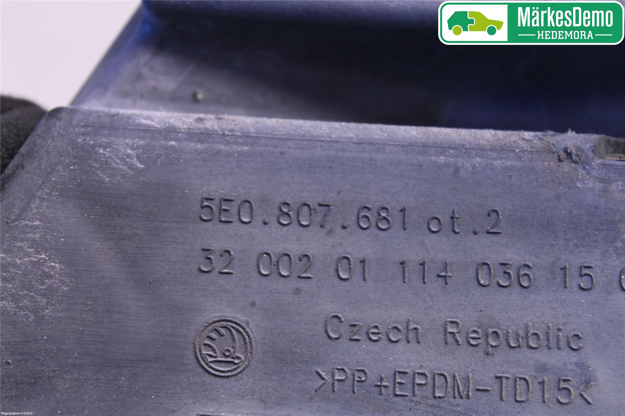 Skoda OCTAVIA (5E) 13-20 Dimljussarg Fram