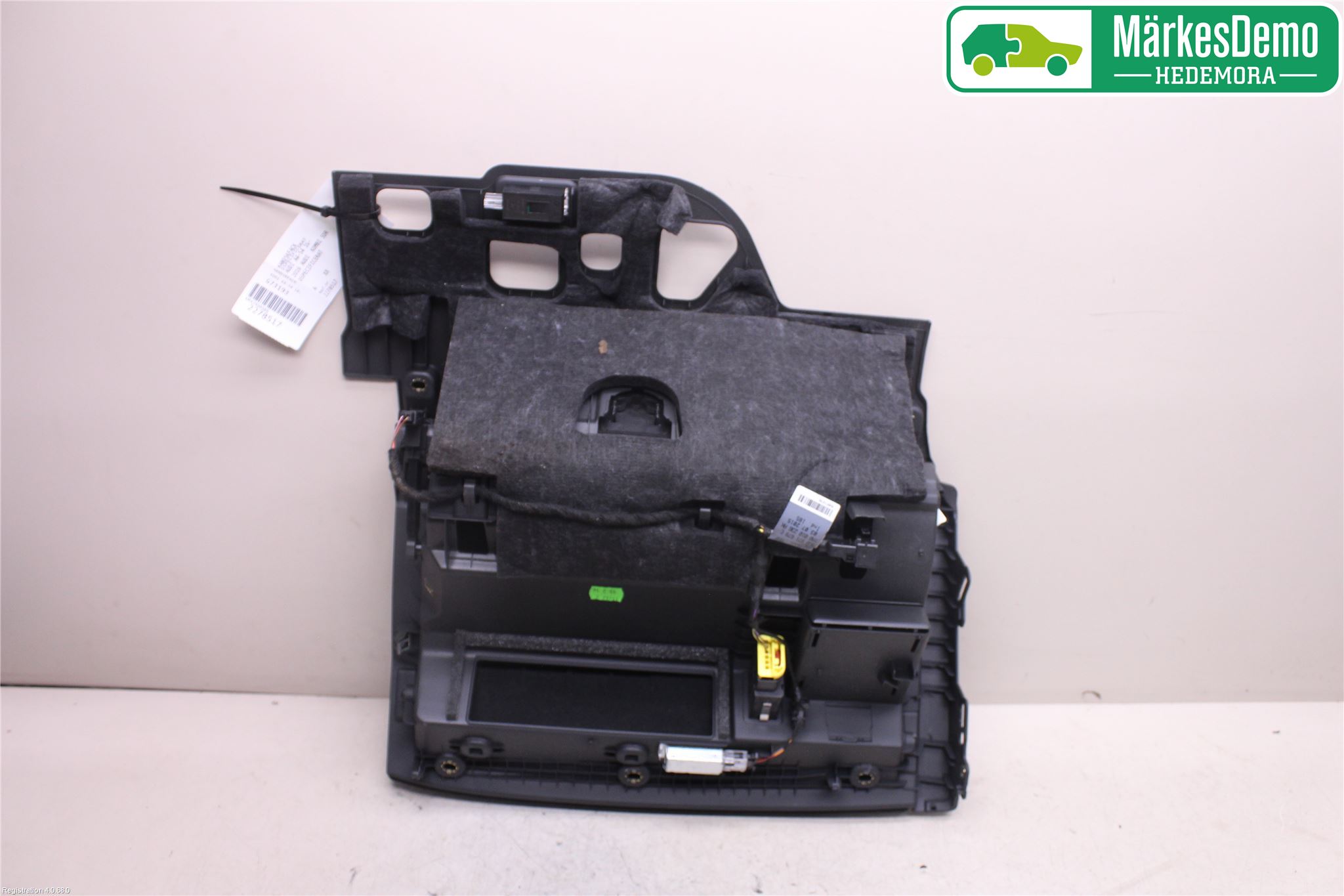 Audi A4/S4 B9 16-19 Handskfack