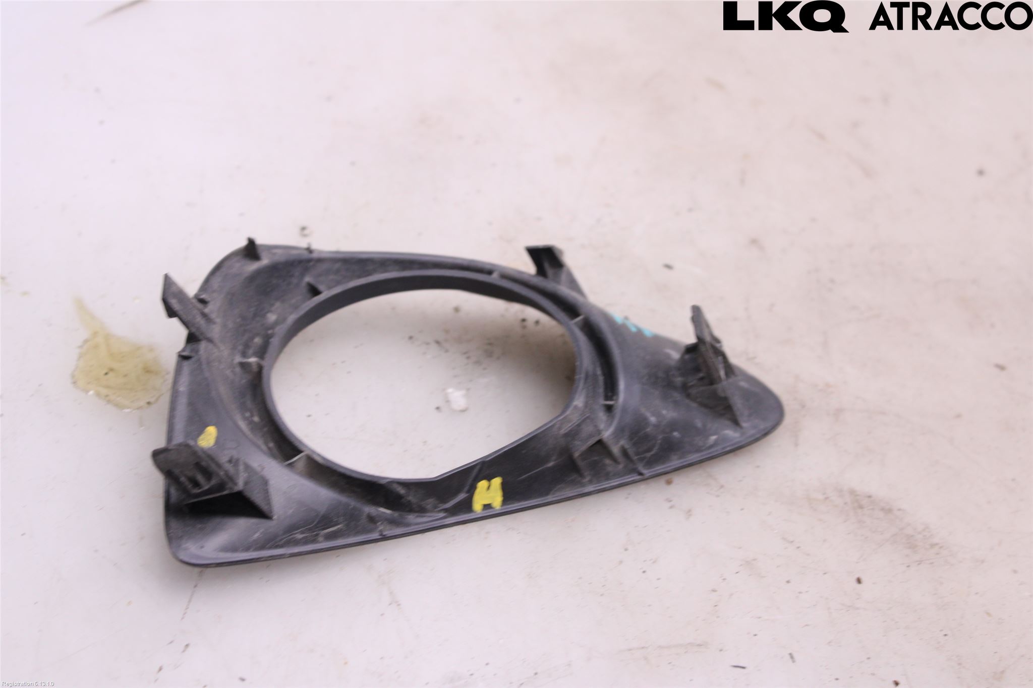 Toyota YARIS XP130 12-14 Dimljussarg Fram