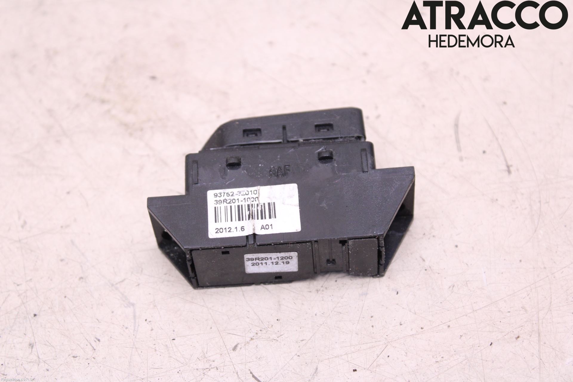 Hyundai i40 08-15 Strömställare Stolvärme