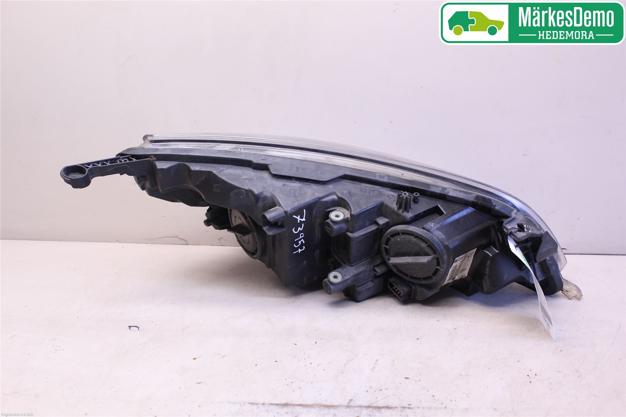 Opel ASTRA J 10-15 Strålkastare Vänster