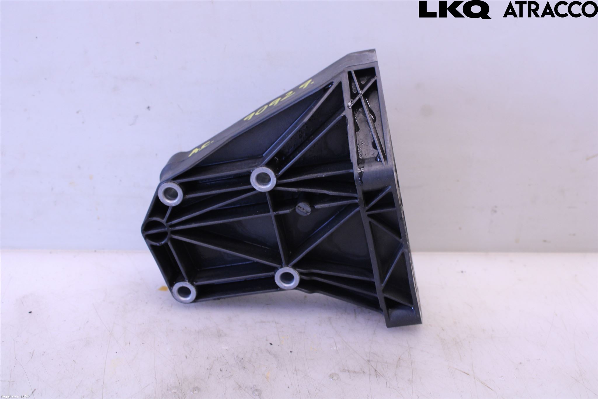 BMW 7 E65/66    00-08 Ac Kompressor-Fäste