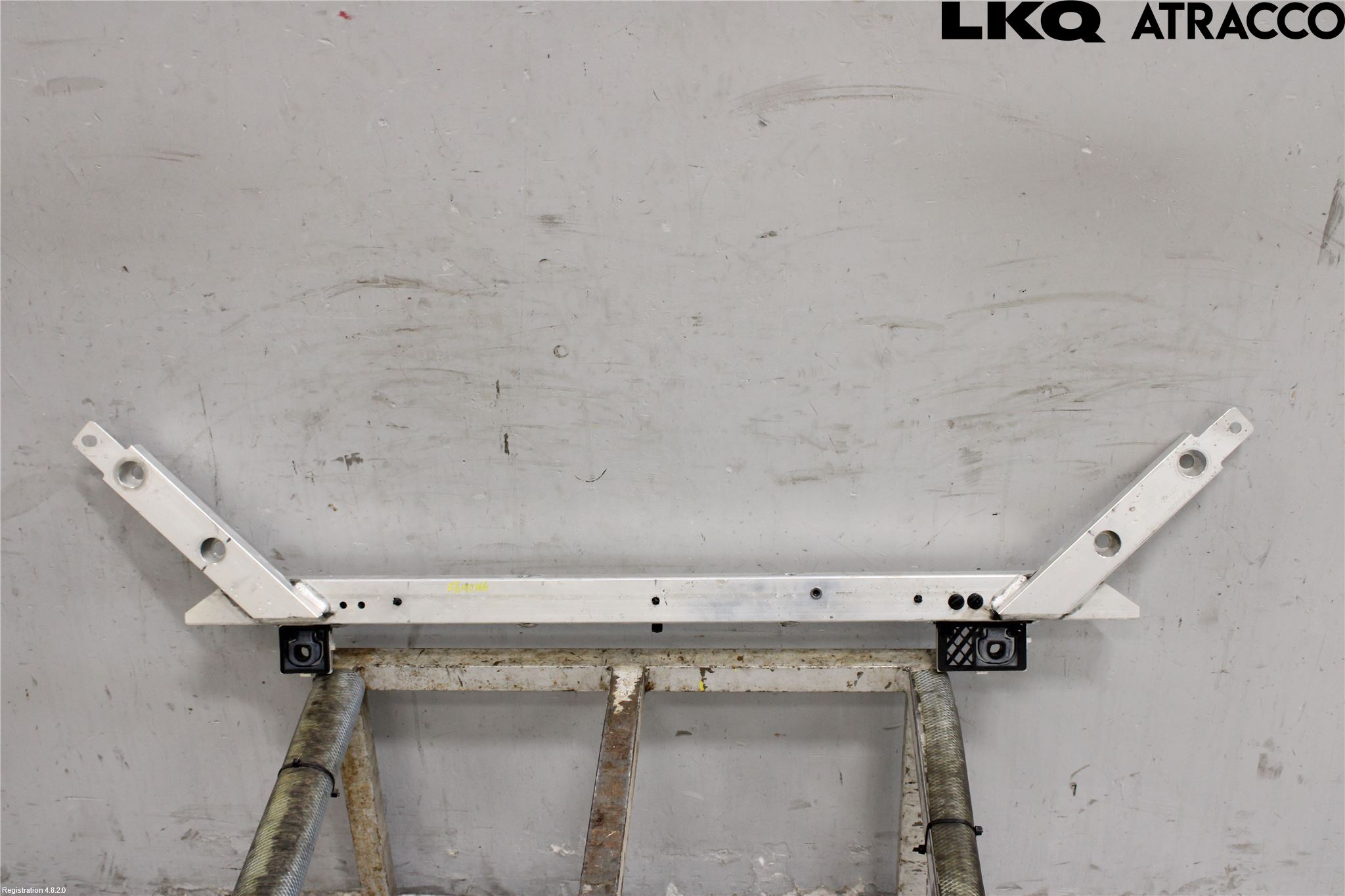 Volvo XC60 18- Kylarfäste-Ram-Balk