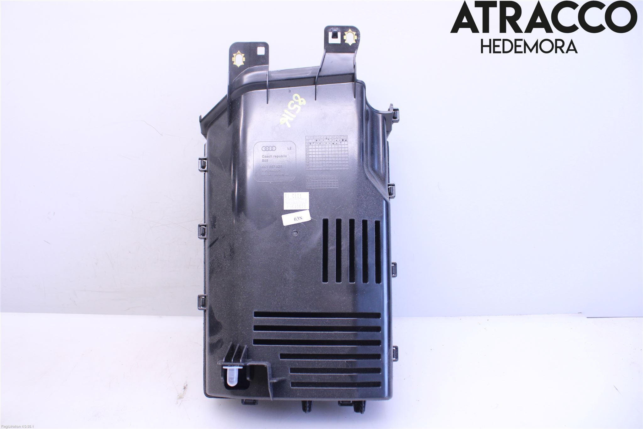 Audi A6 F2/C8 19- Instrumentbräda Förvaringsfack