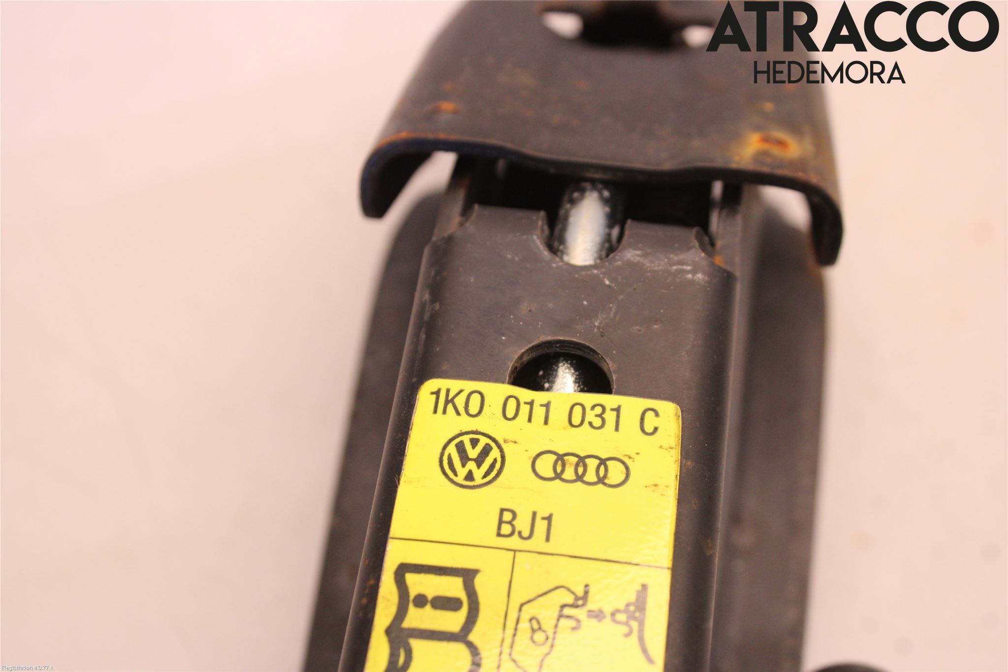 Volkswagen VW GOLF V 04-09 Domkraft