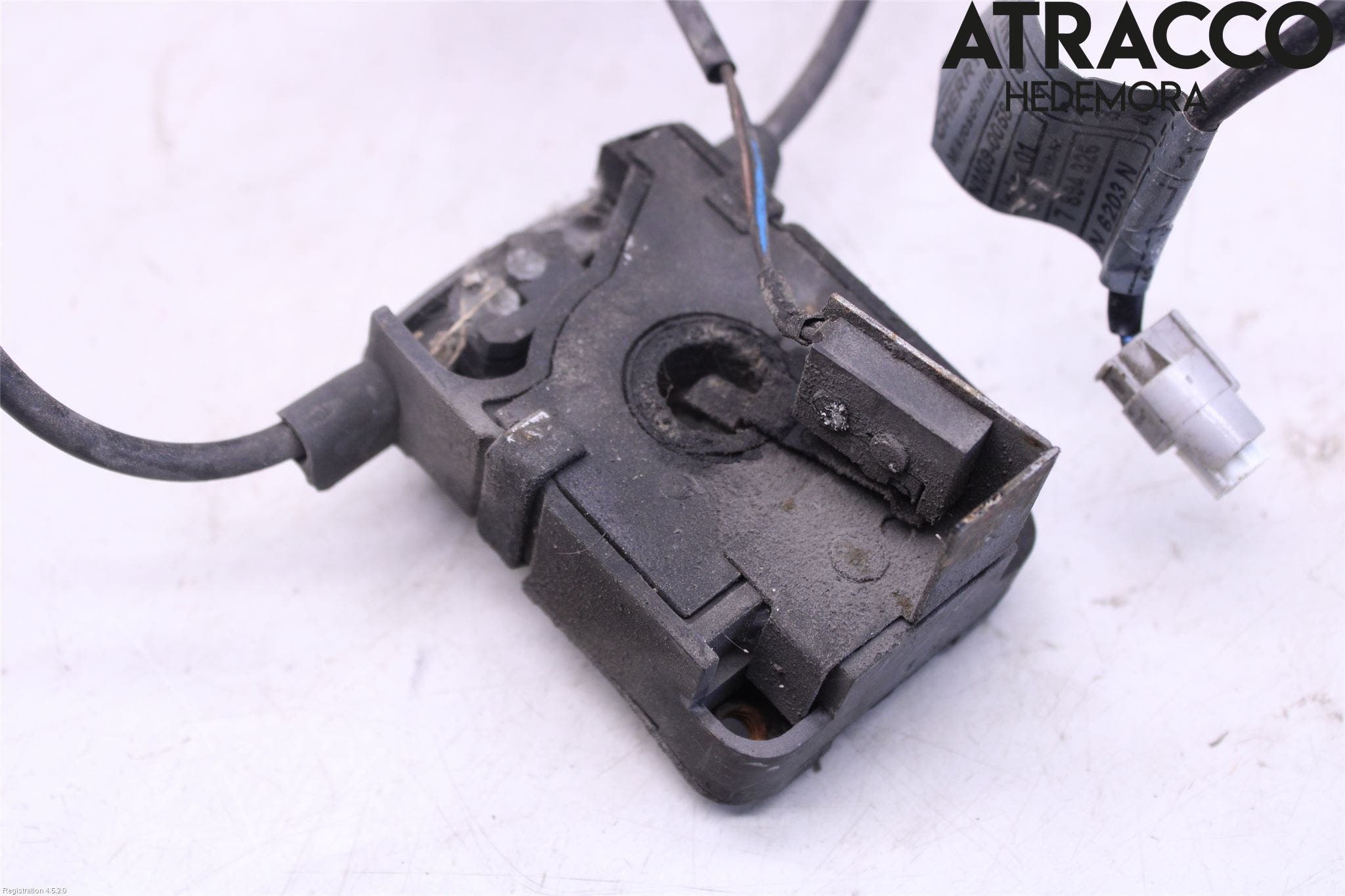 BMW 3 E46 98-05 Huvlås