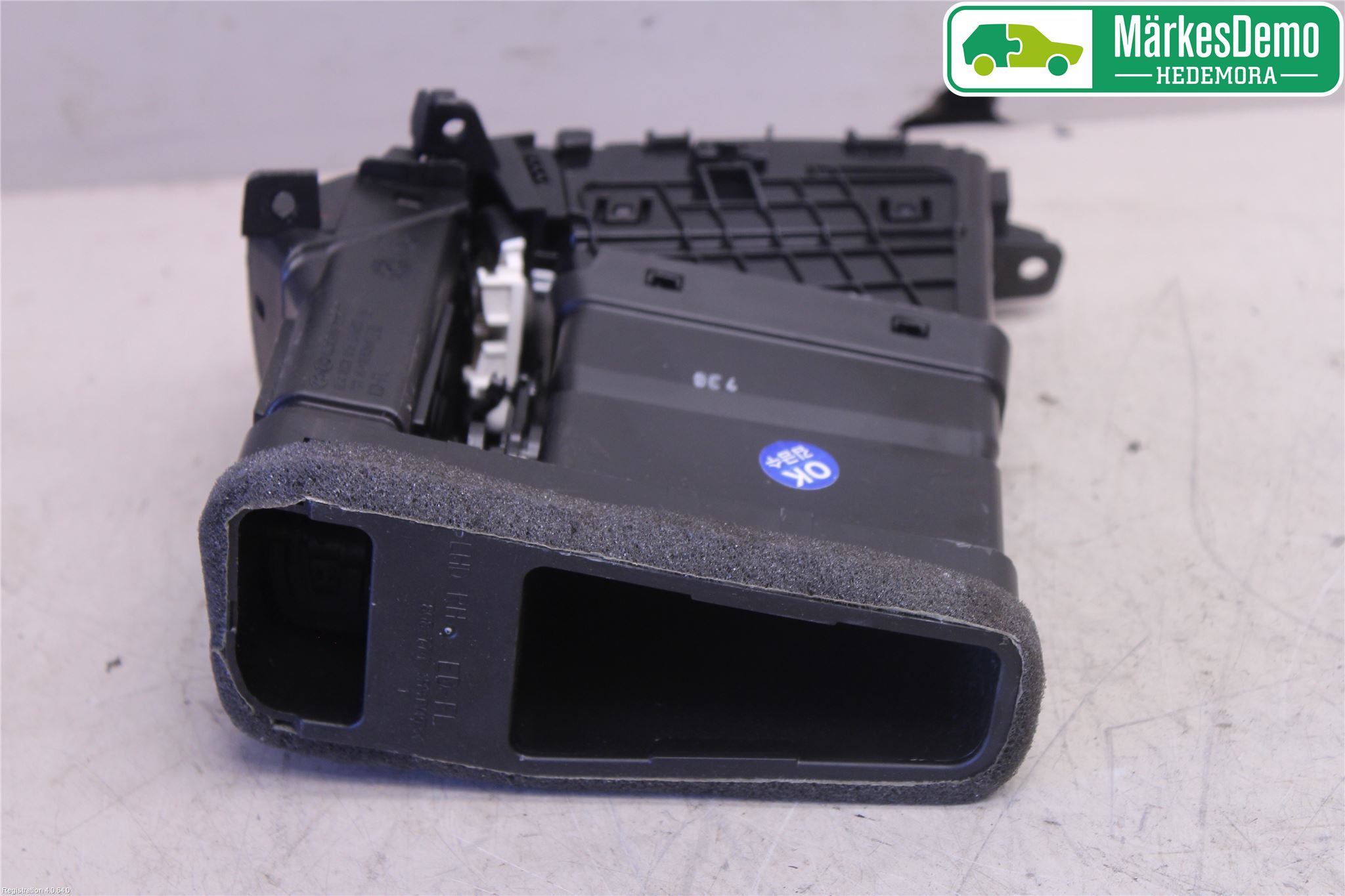 Kia CEED 06-12 Defrosterkanal-Munstycke