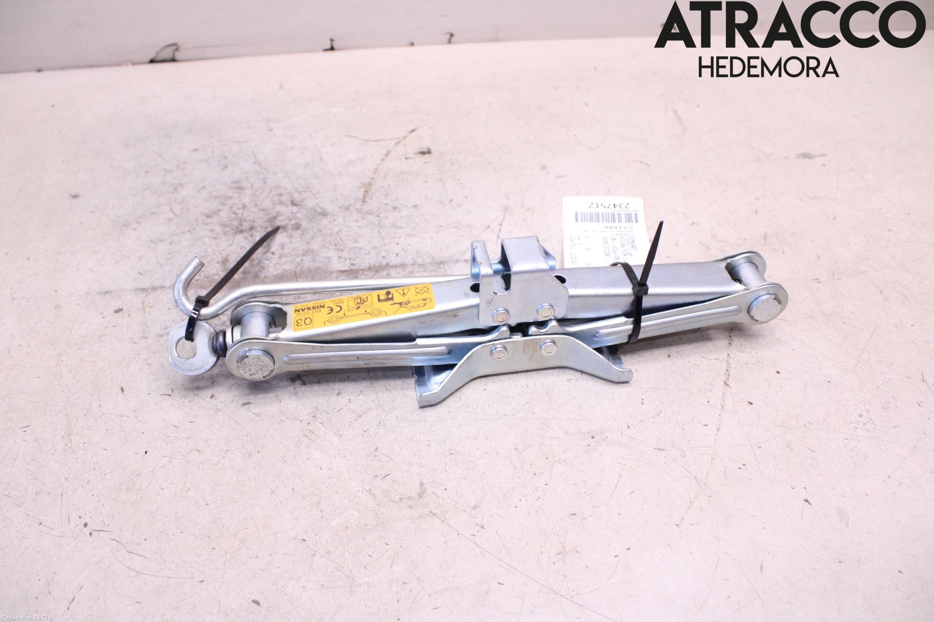 Nissan MICRA 11-16 Domkraft