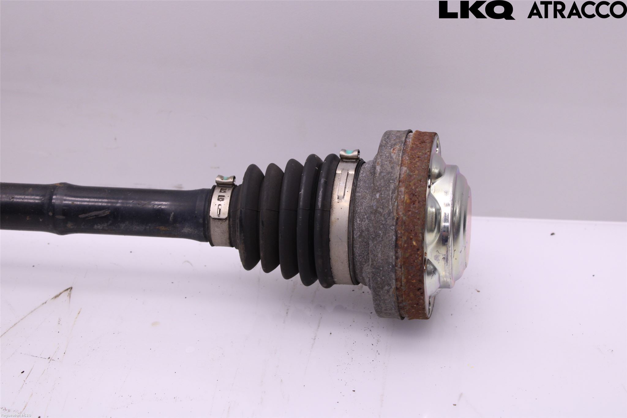 Volkswagen VW TRANSP/CARAVELLE (T6) 16-22 Drivaxel Bak Höger