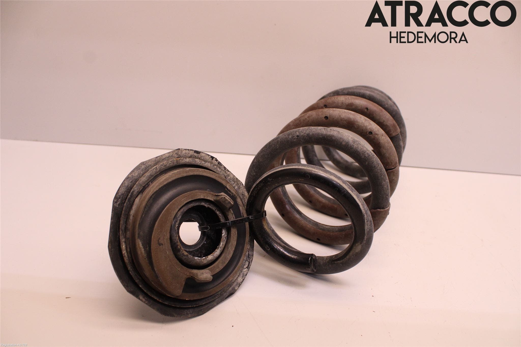 Lexus NX 300h 15-21 Fjäder Bak