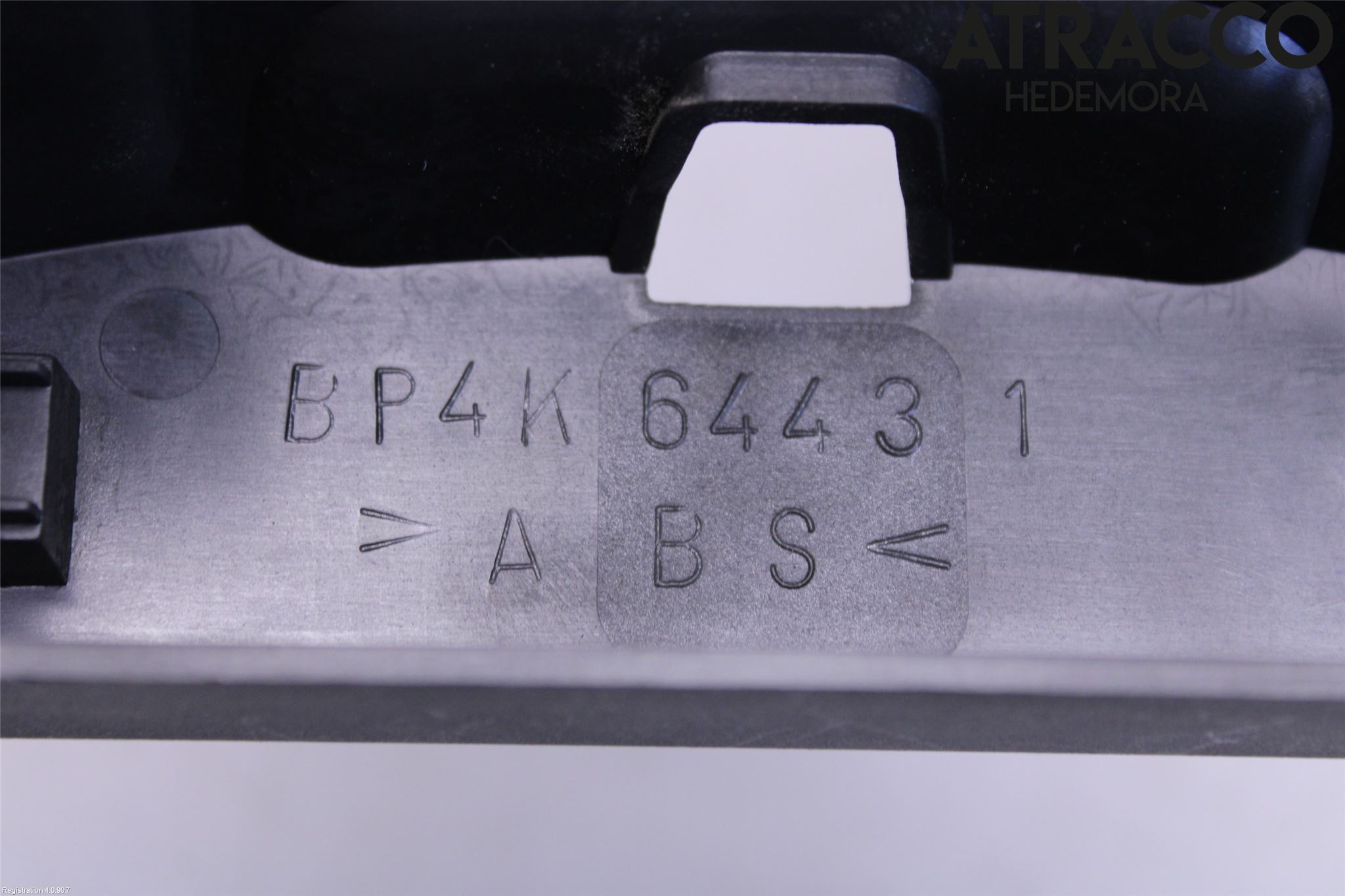 Mazda 3 I 07-08 Mugghållare