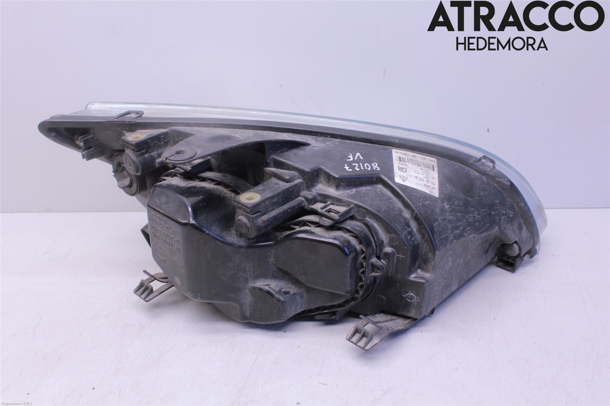 Ford FOCUS     04-07 Strålkastare Vänster