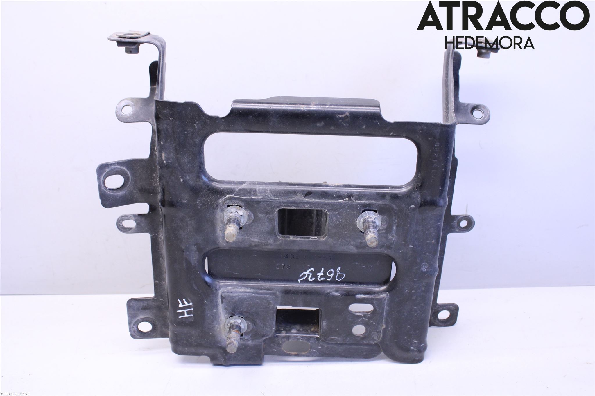 Dodge PICK UP RAM 81- Stötfångarfäste Fram Hö