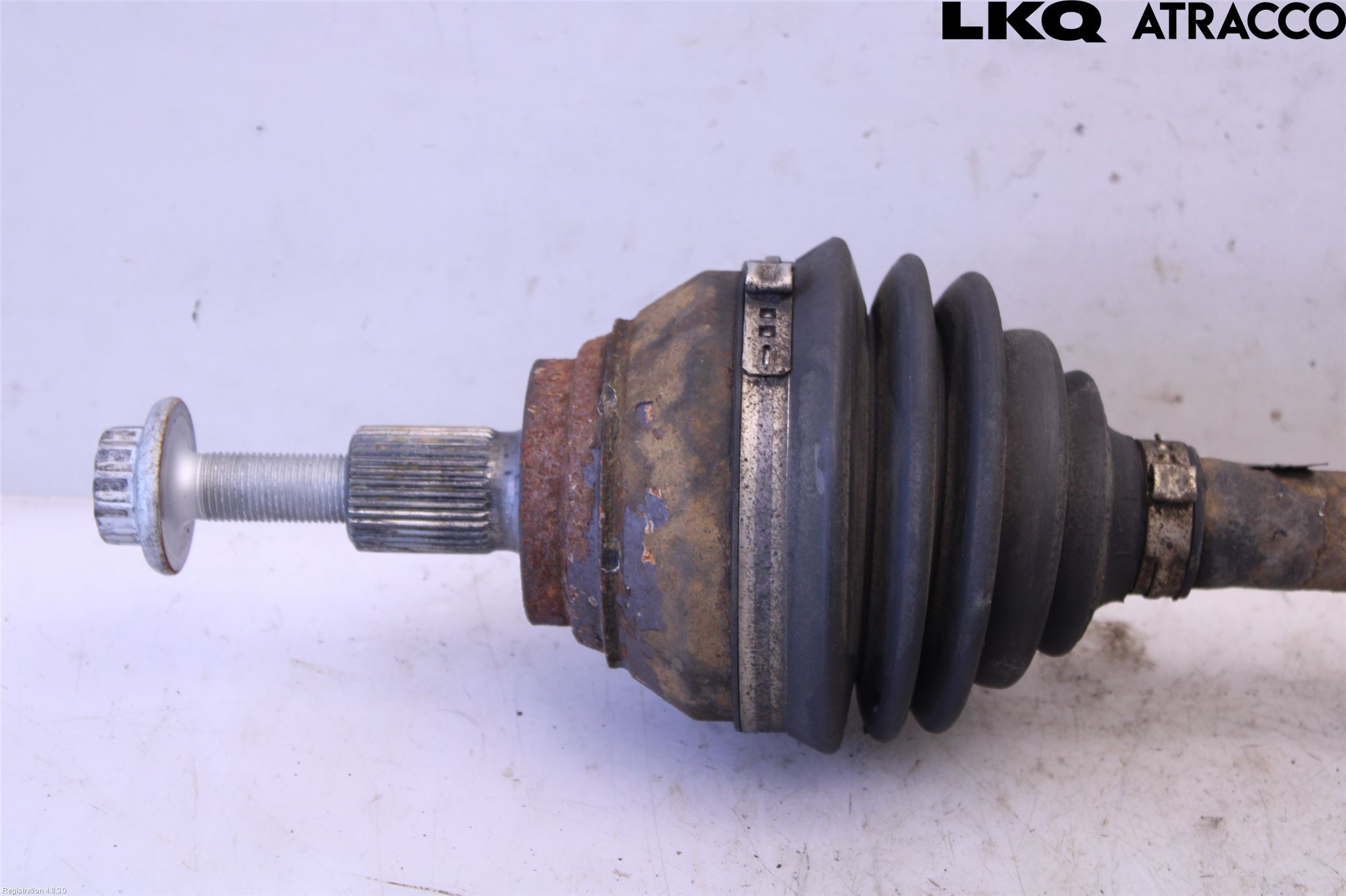 Volkswagen VW PASSAT 20-24 Drivaxel Fram Vänster