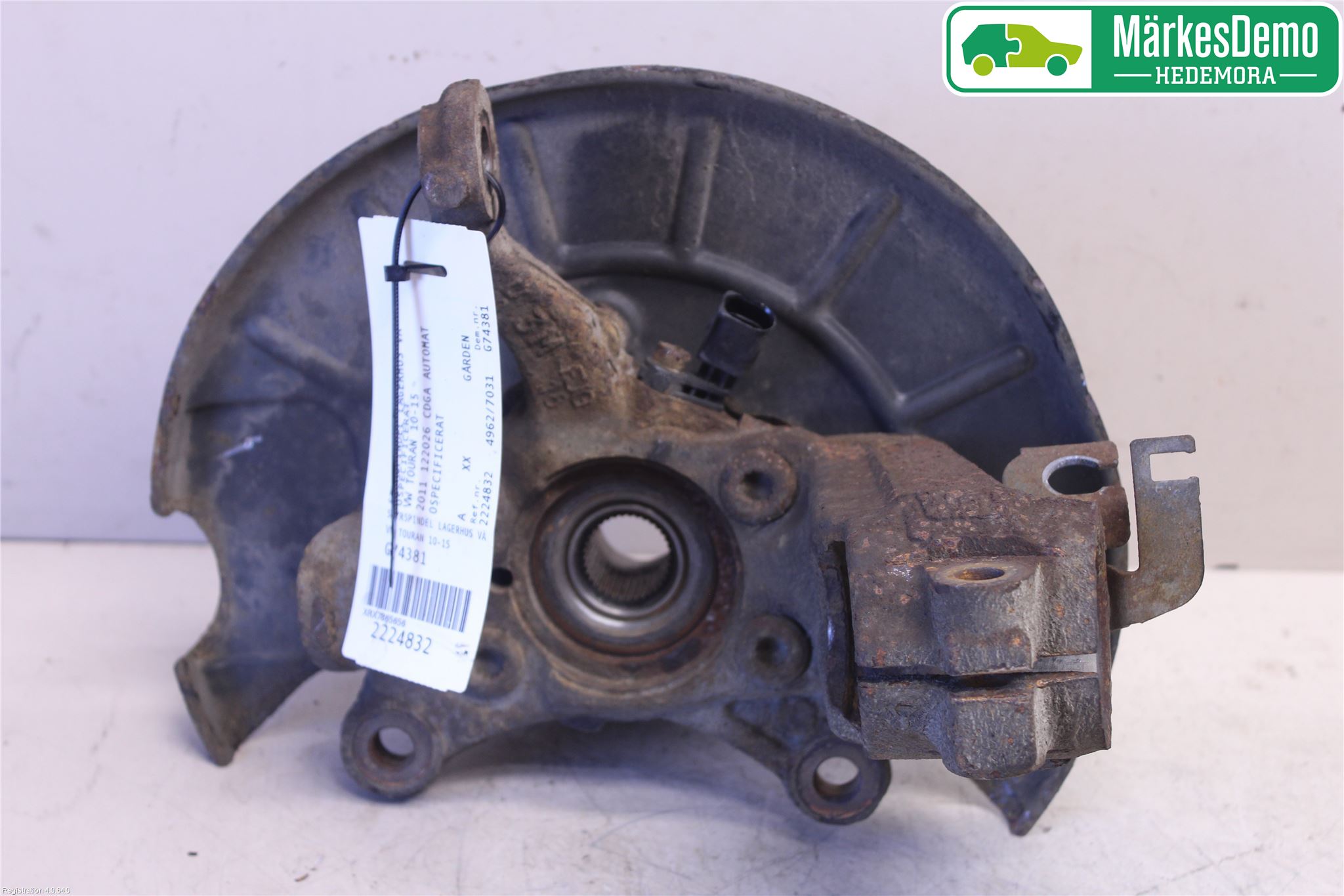 Volkswagen VW TOURAN 10-15 Styrspindel Lagerhus Vä