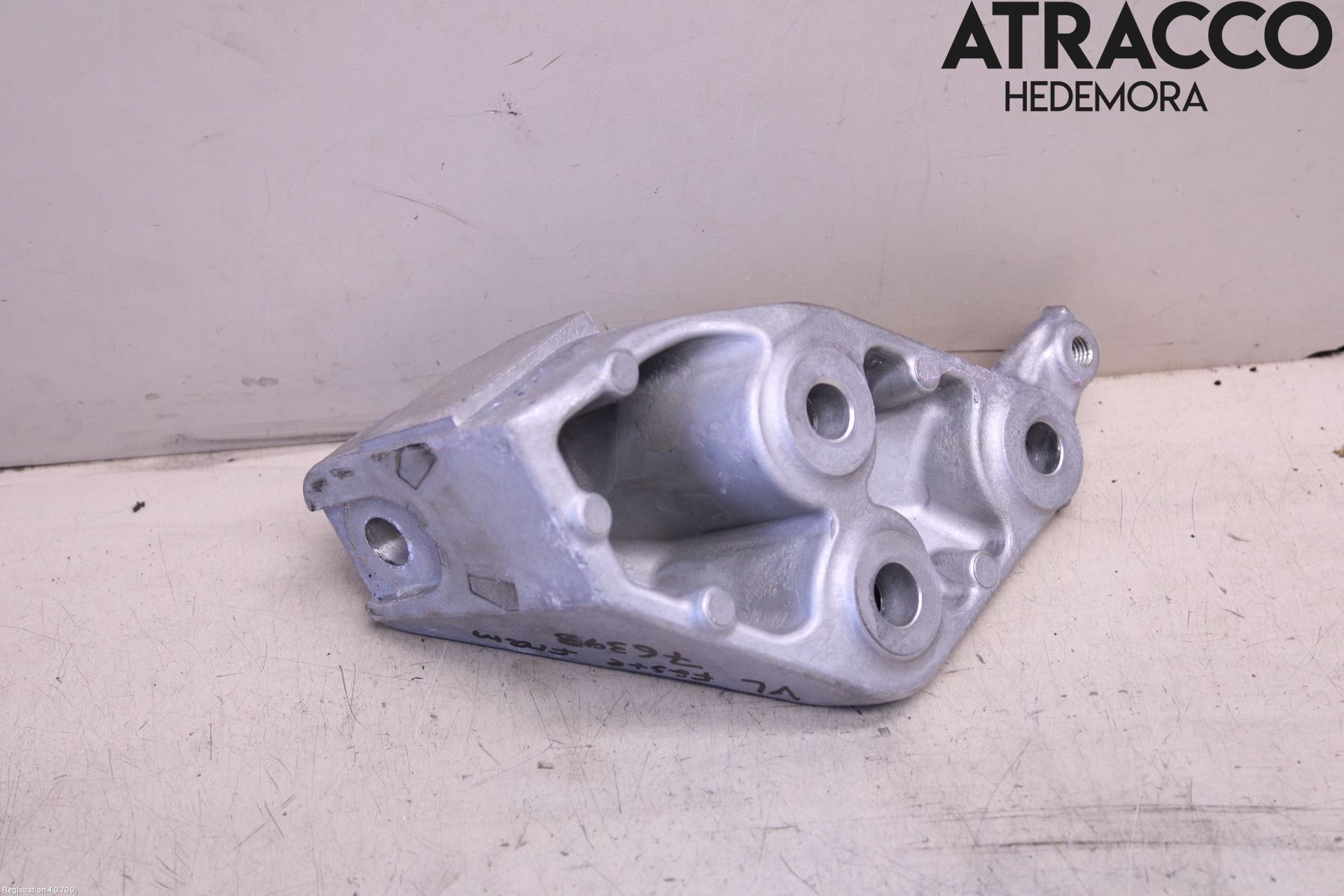 Toyota RAV4 19- Växellådsfäste