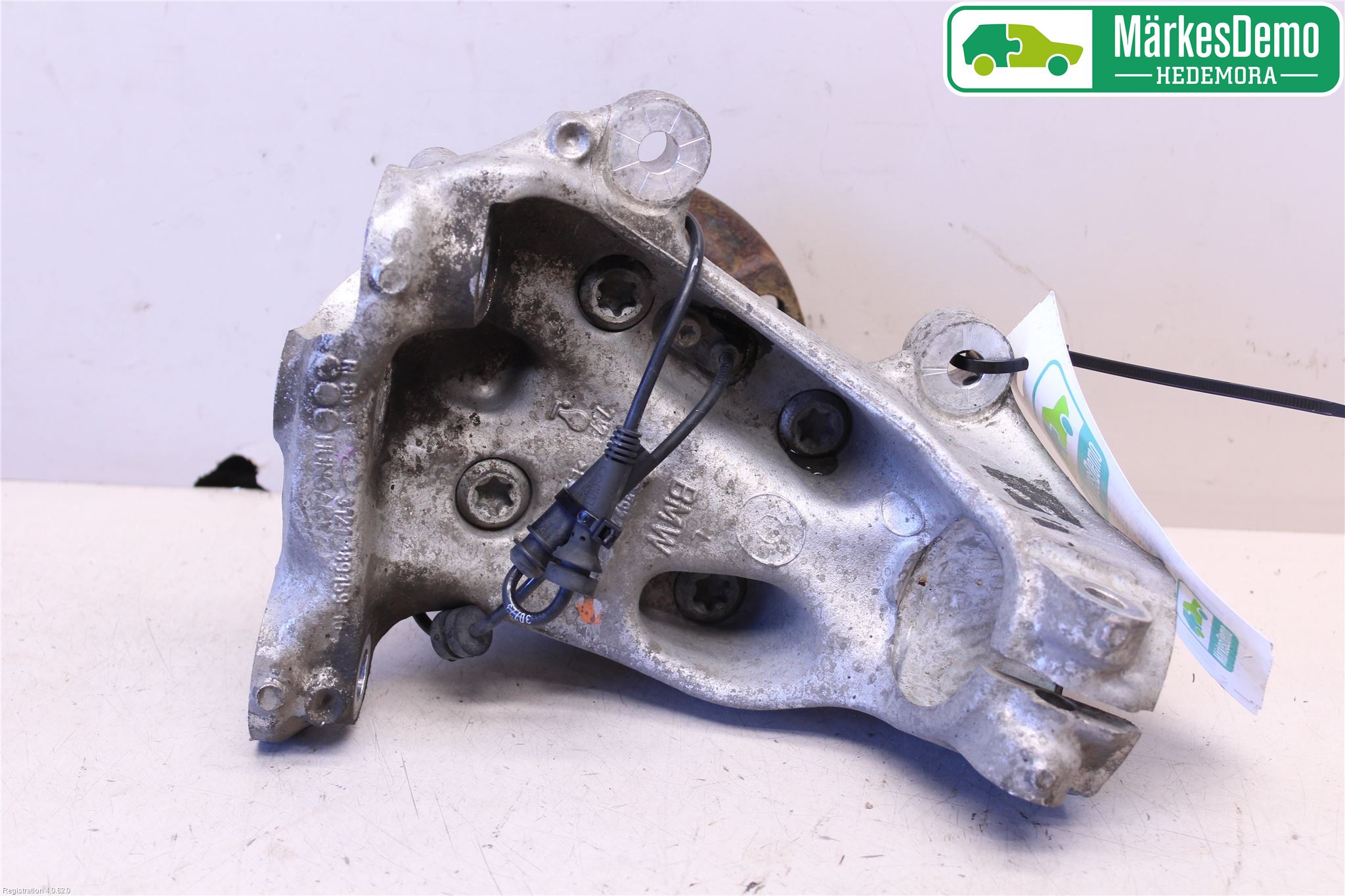 BMW 1 F20/F21 11-19 Styrspindel Lagerhus Vä