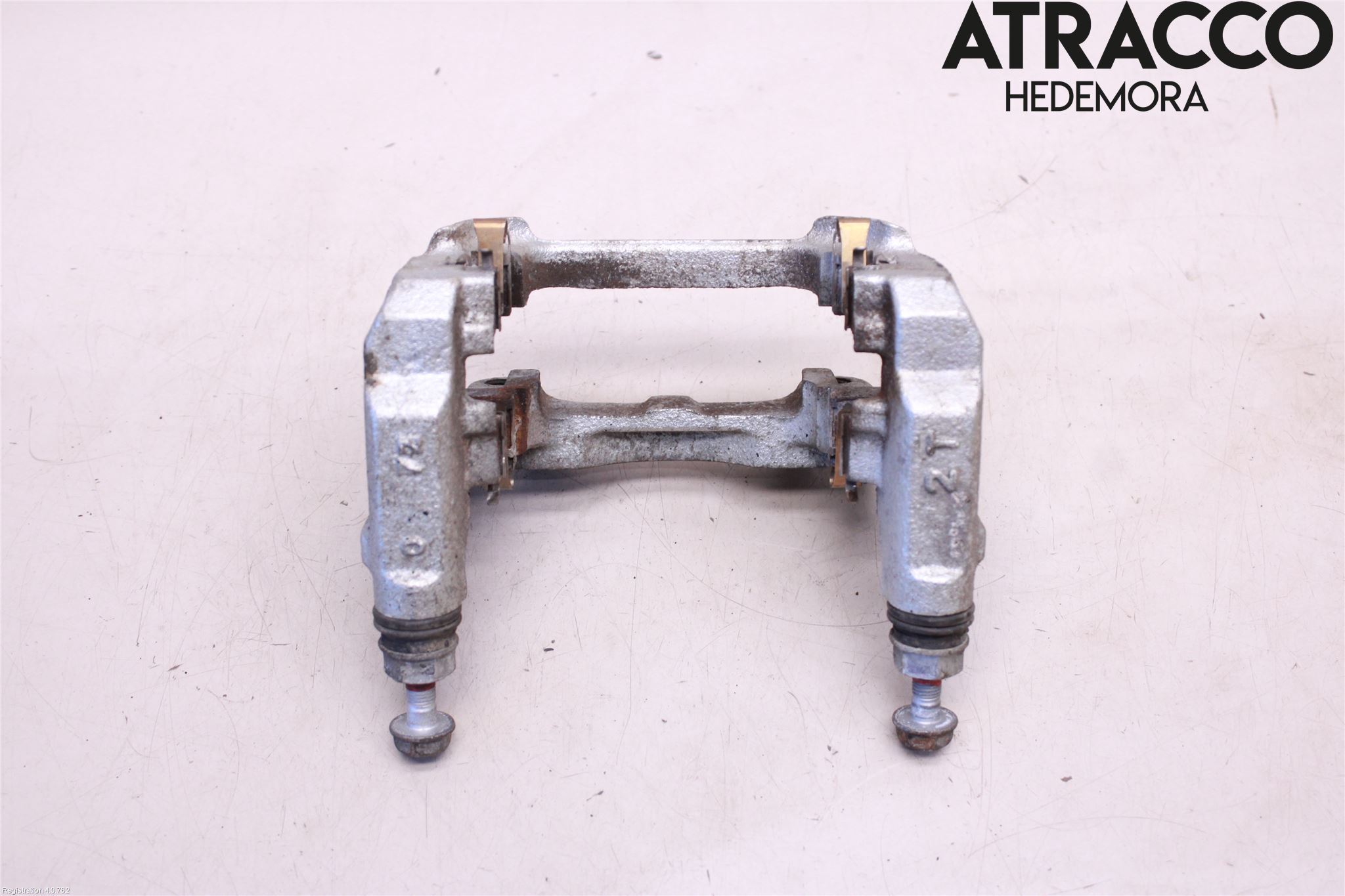 Toyota RAV4 19- Bromsokshållare