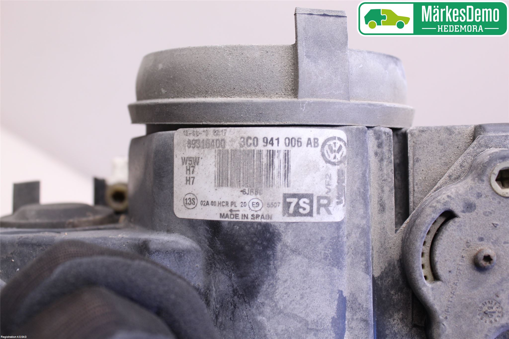 Volkswagen VW PASSAT 05-11 Strålkastare Höger