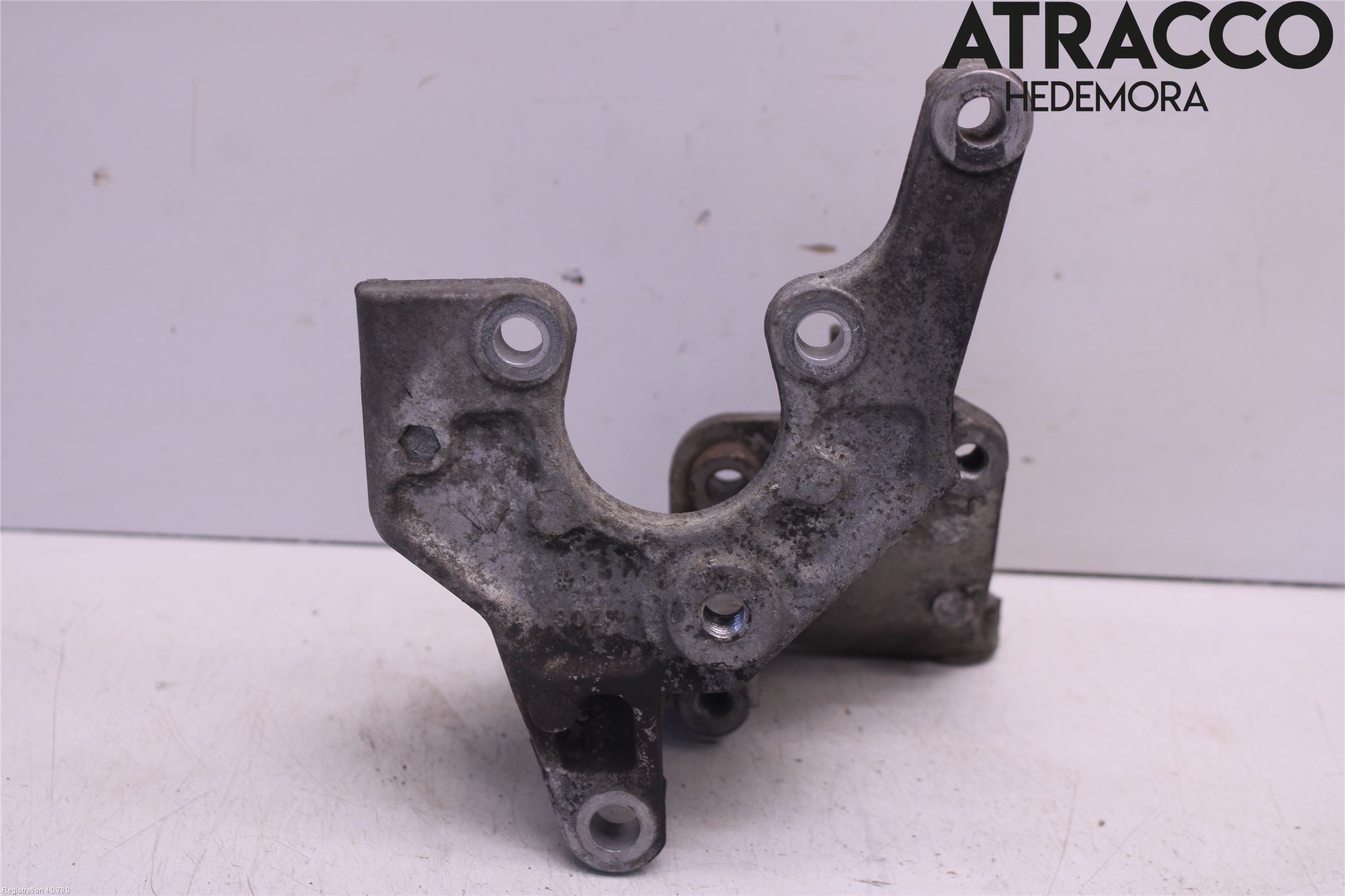 Subaru B9 TRIBECA  06-07 Styrservopumpsfäste