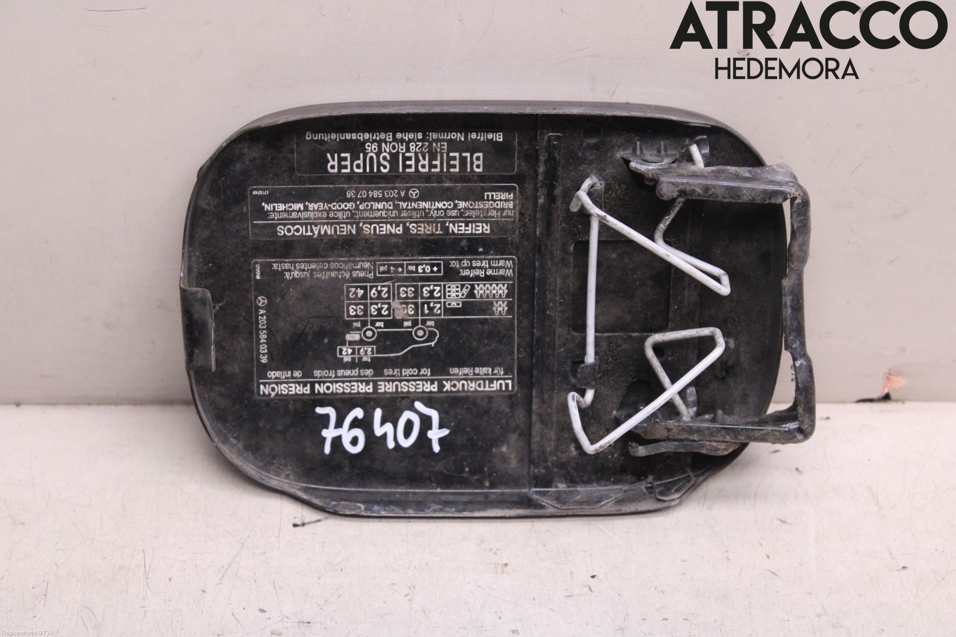 Mercedes-Benz MB C (203) 00-07 Tanklucka