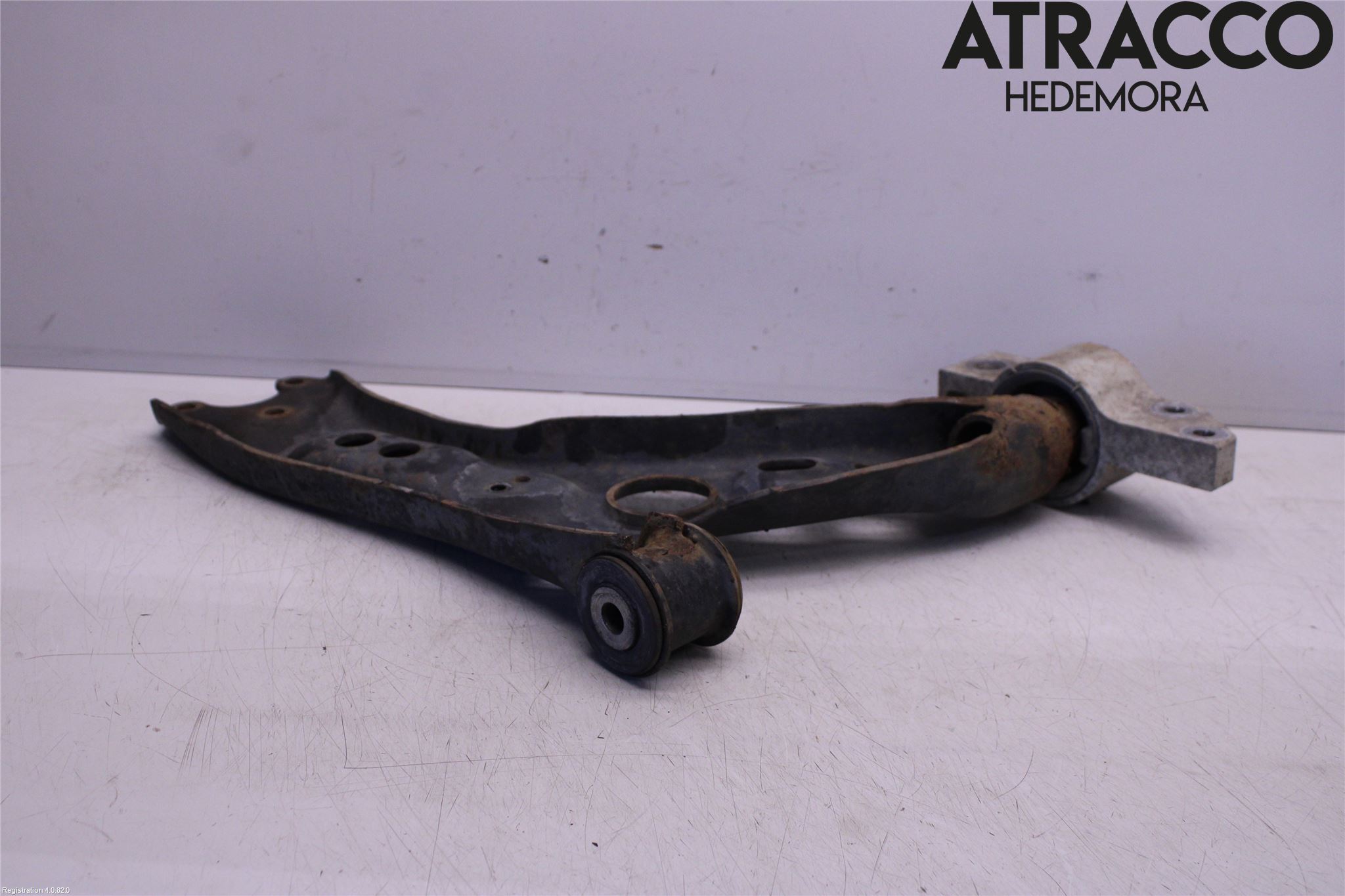 Volkswagen VW TOURAN 10-15 Bärarm Fram Undre Vä