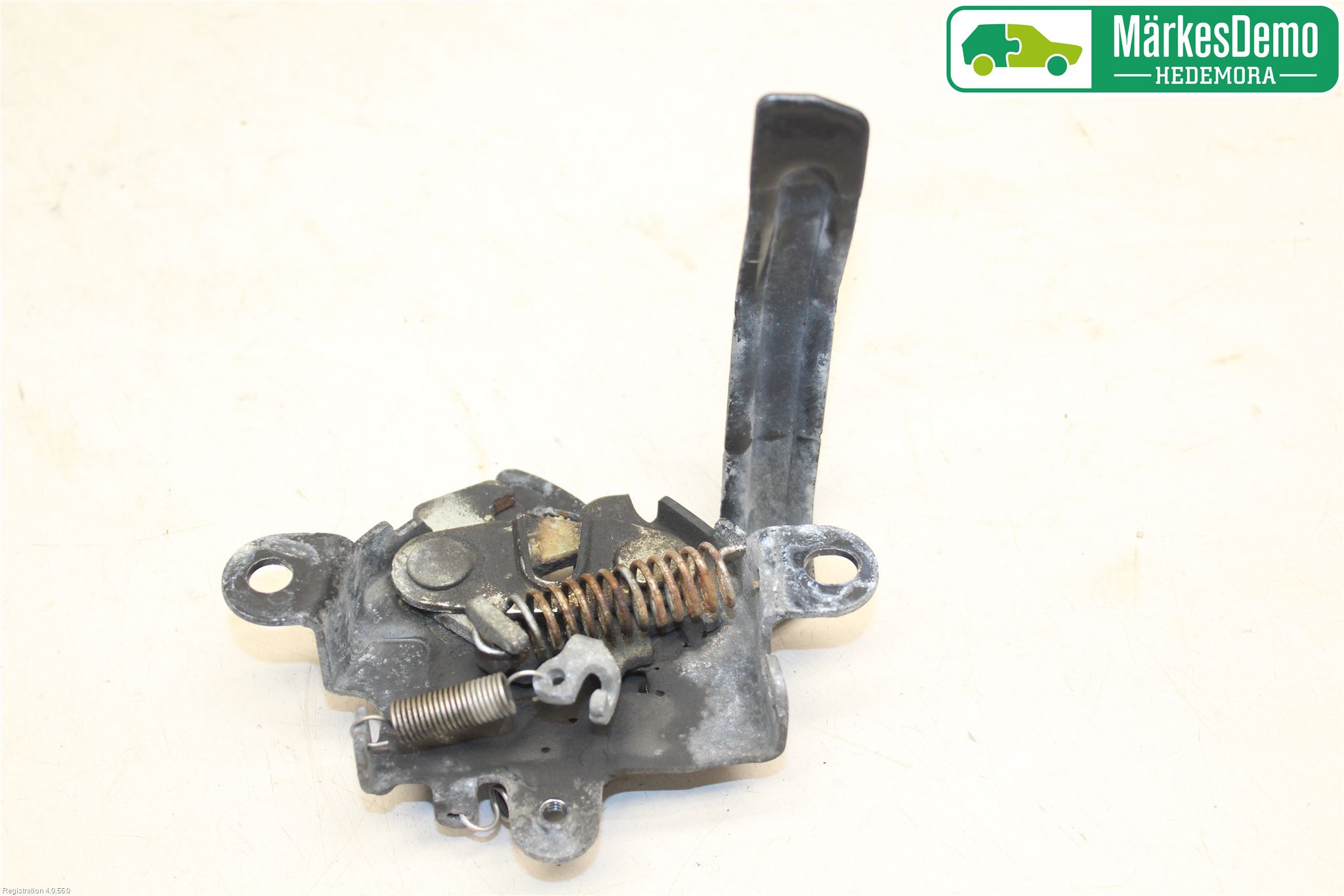 Toyota URBAN CRUISER Huvlås