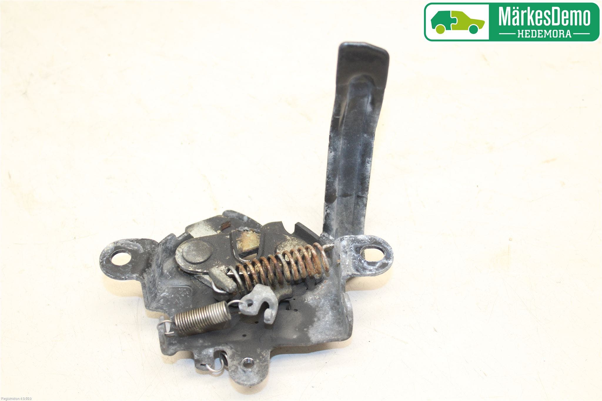 Toyota URBAN CRUISER Huvlås