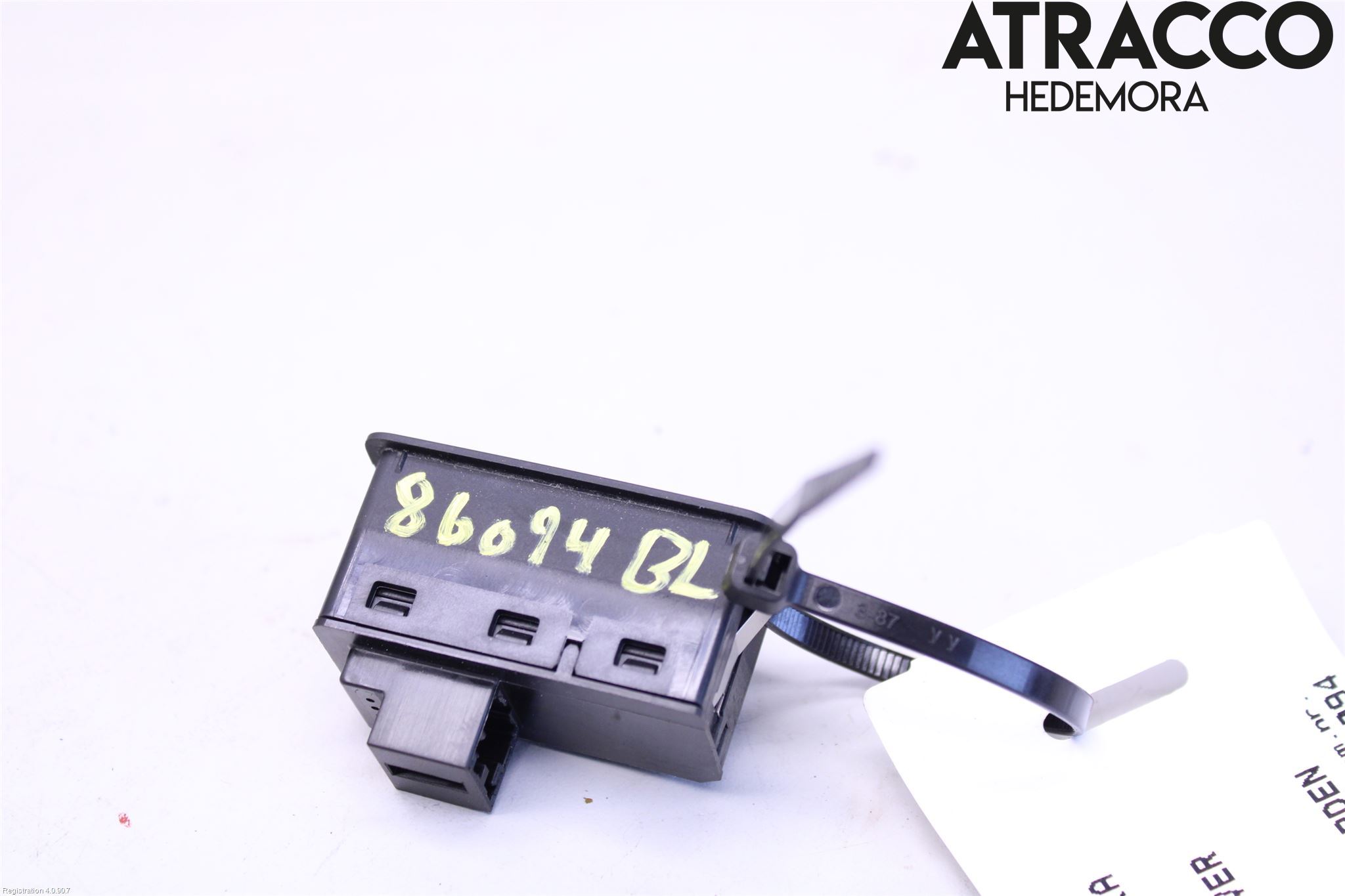 Audi A4 ALLROAD 17- Strömställare Baklucka