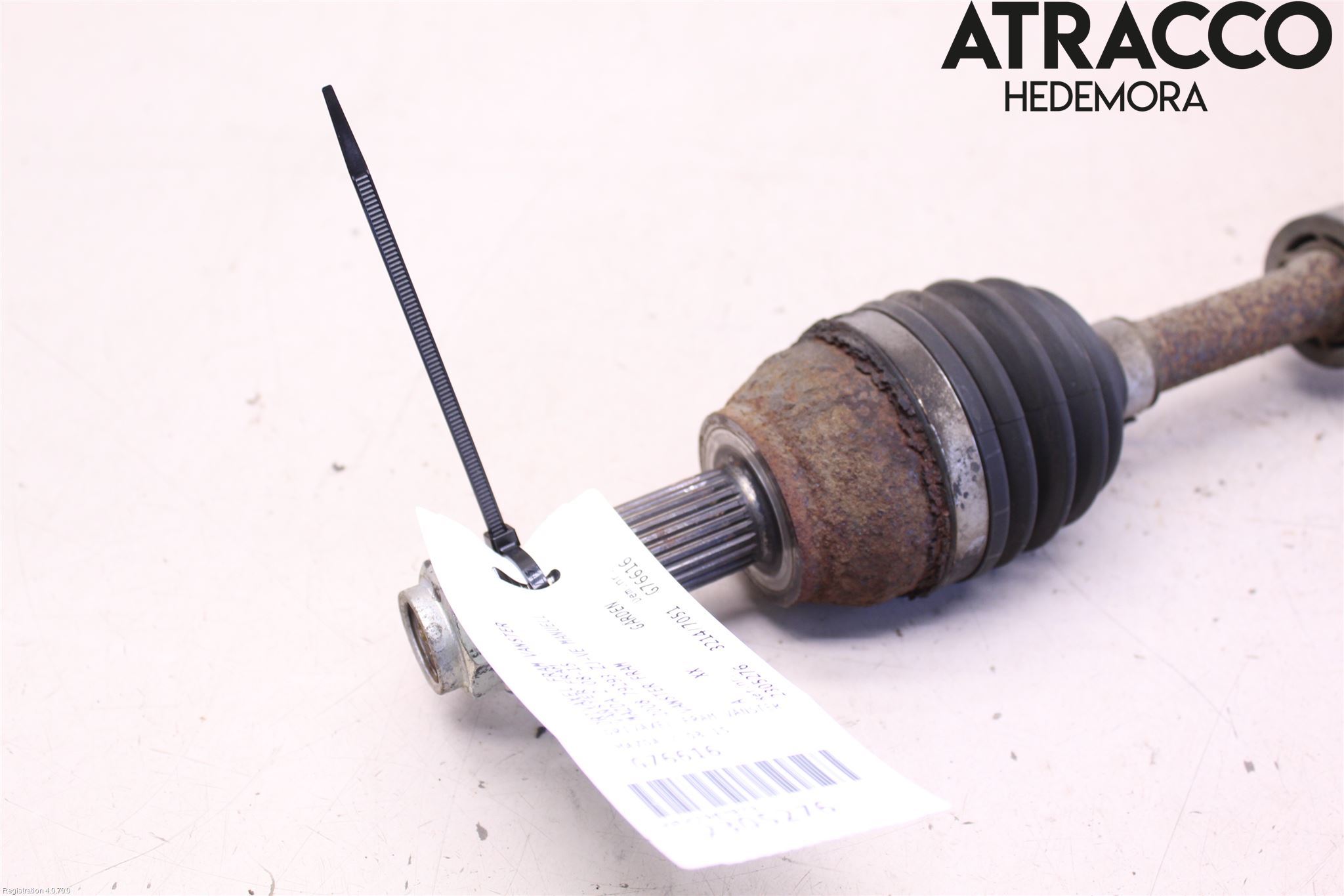 Mazda 2 (DE) 08-15 Drivaxel Fram Vänster