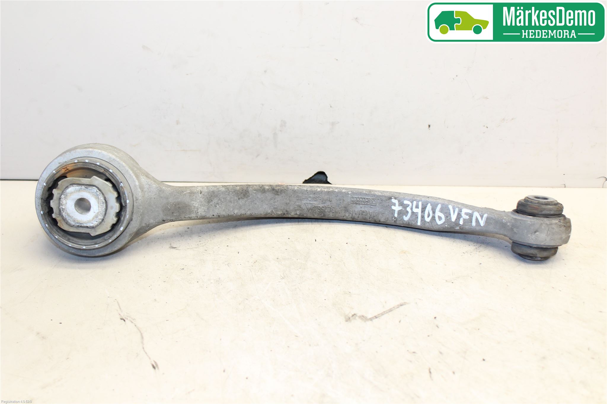 Jaguar XF 08-15 Bärarm Fram Undre Vä