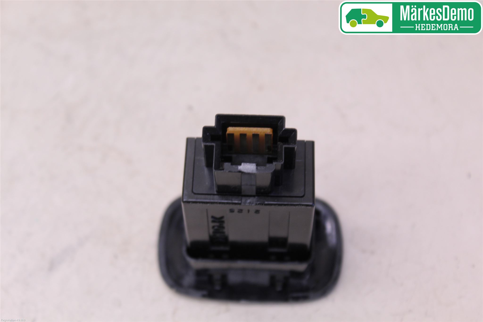 Mitsubishi OUTLANDER 13-21 Strömställare Baklucka