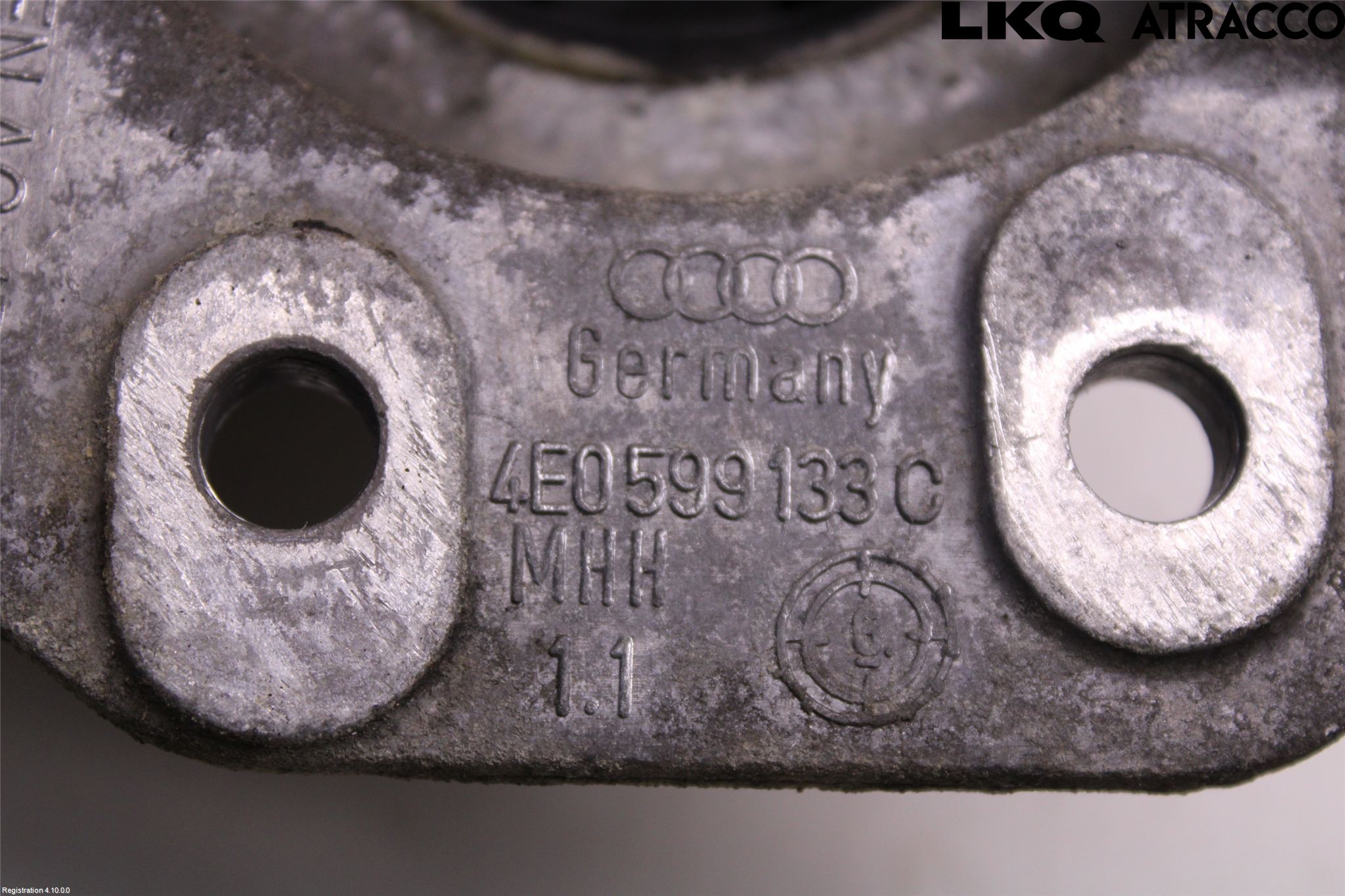 Audi A8/S8 4D 94-02 Bakaxel Fäste